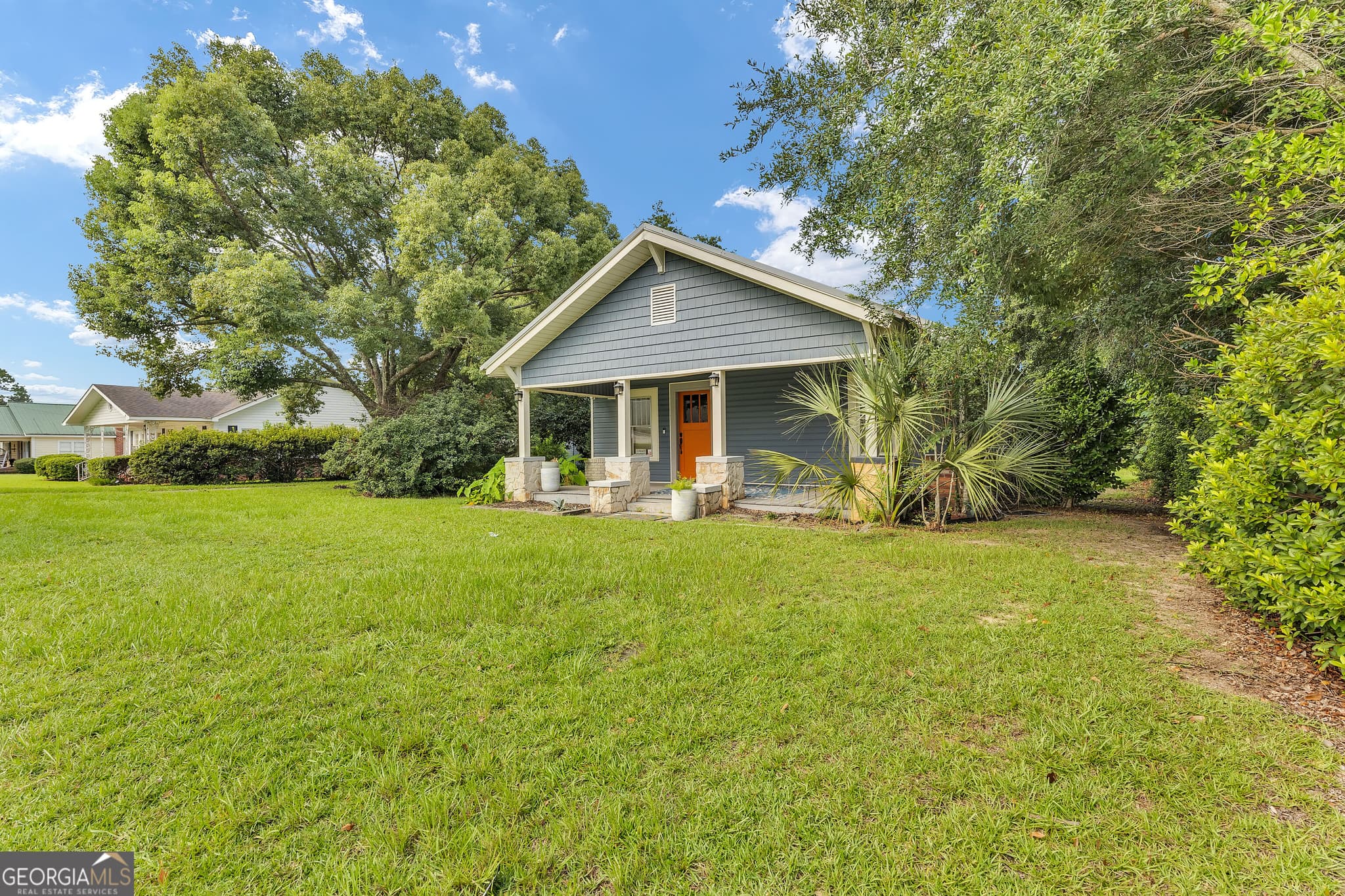 3 bedroom, 1.5 bathroom, 2,876 sq ft single family residence under contract at 504 S Church Street, Hahira, GA 31632 — photo 2