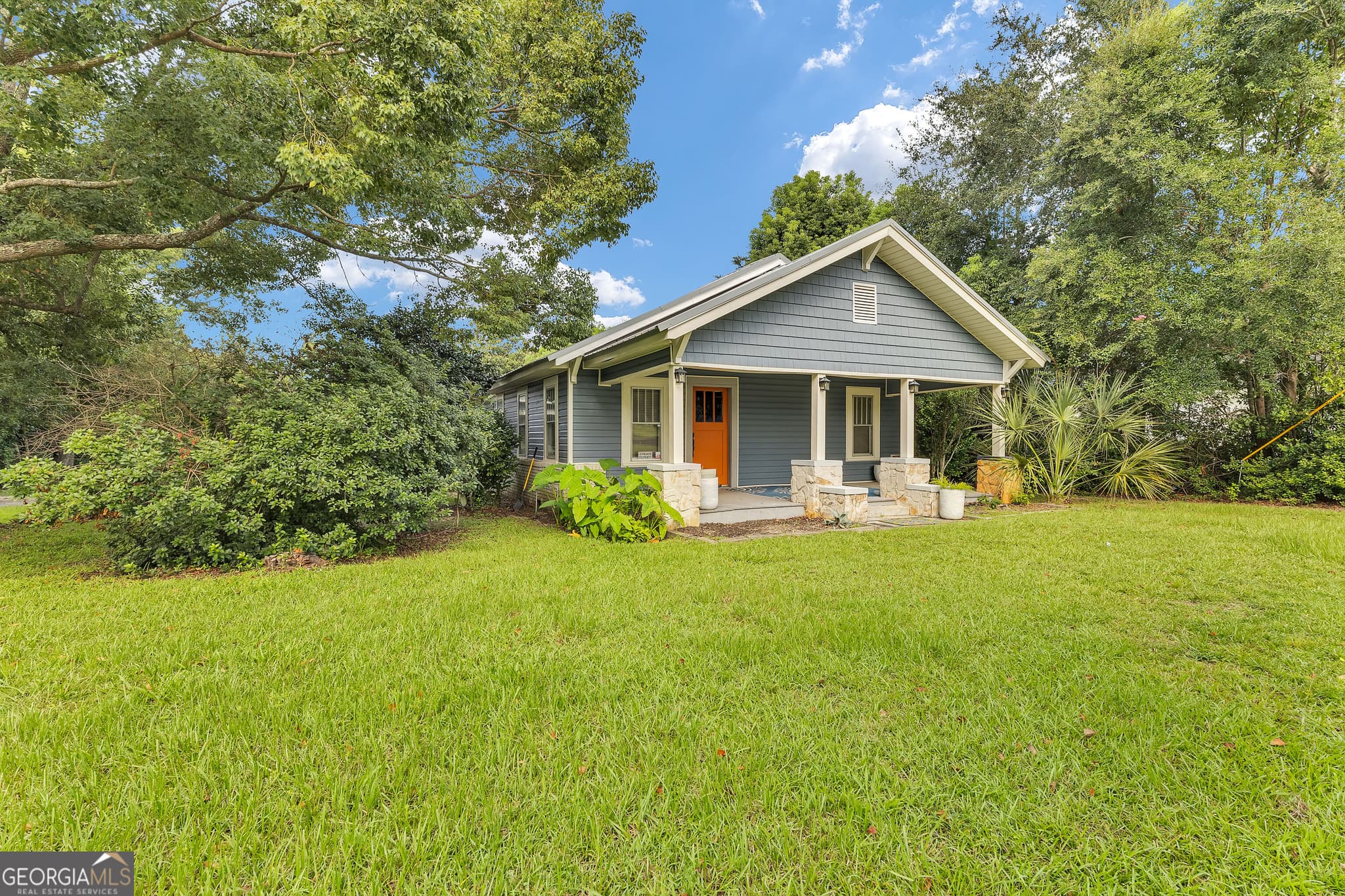 3 bedroom, 1.5 bathroom, 2,876 sq ft single family residence under contract at 504 S Church Street, Hahira, GA 31632 — photo 3