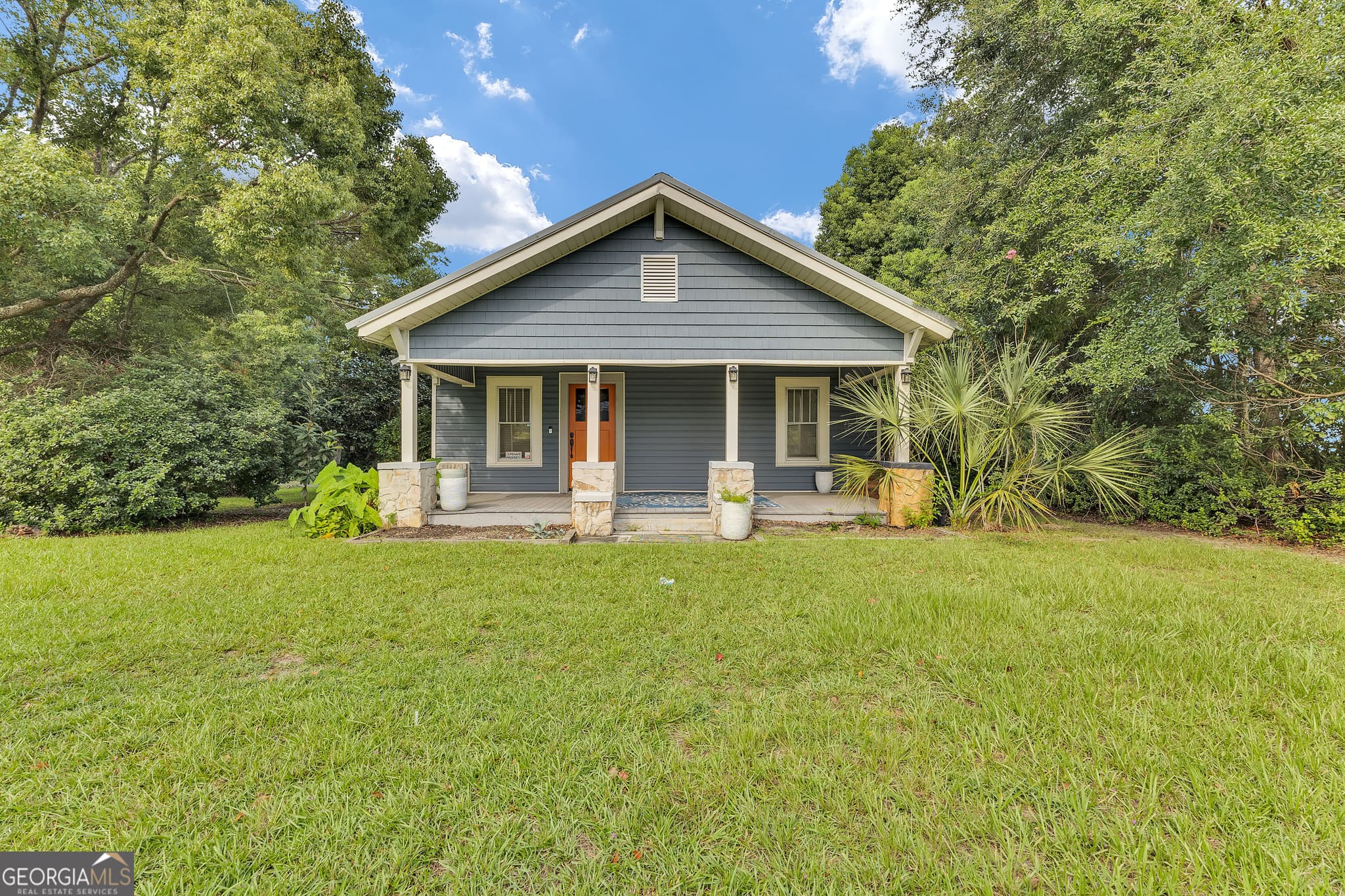 3 bedroom, 1.5 bathroom, 2,876 sq ft single family residence under contract at 504 S Church Street, Hahira, GA 31632 — photo 4