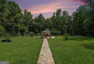 6 bedroom, 4.5 bathroom, 6,790 sq ft single family residence for sale at 442 Heritage Lake Drive, Griffin, GA 30224 — photo 7
