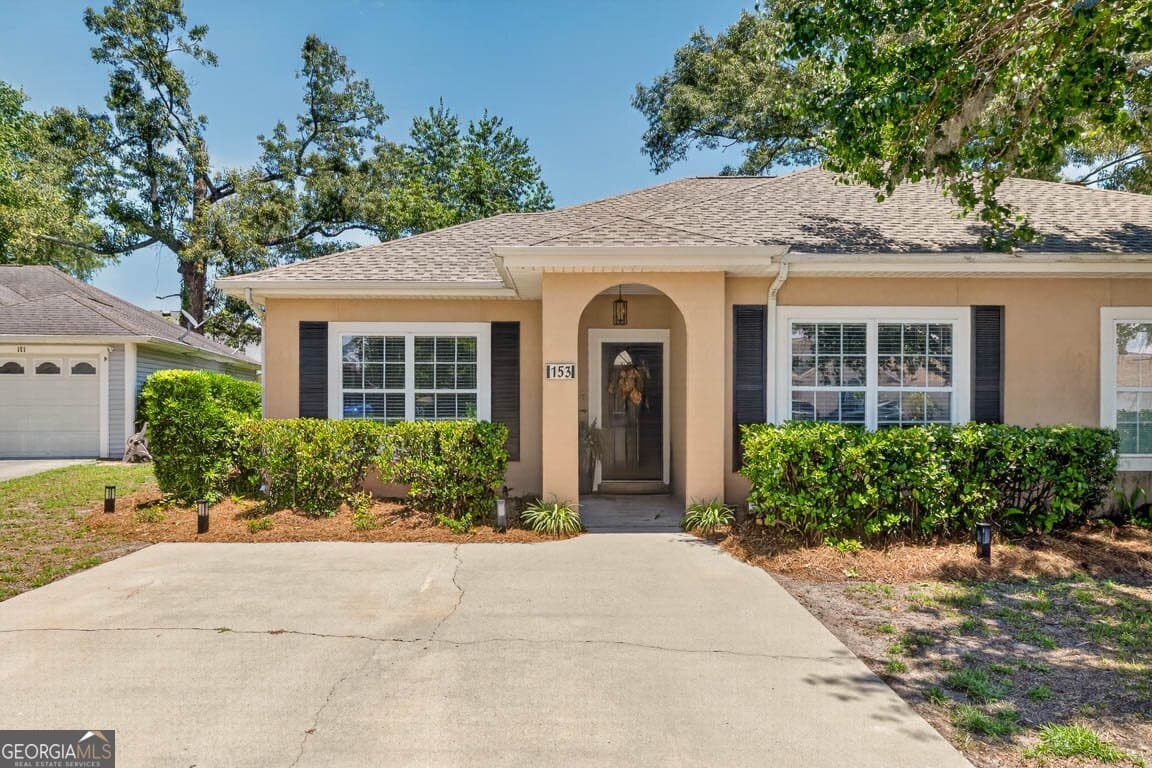 2 bedroom, 2 bathroom, 1,079 sq ft townhouse for sale at 153 Dalton Cody Drive, Brunswick, GA 31520