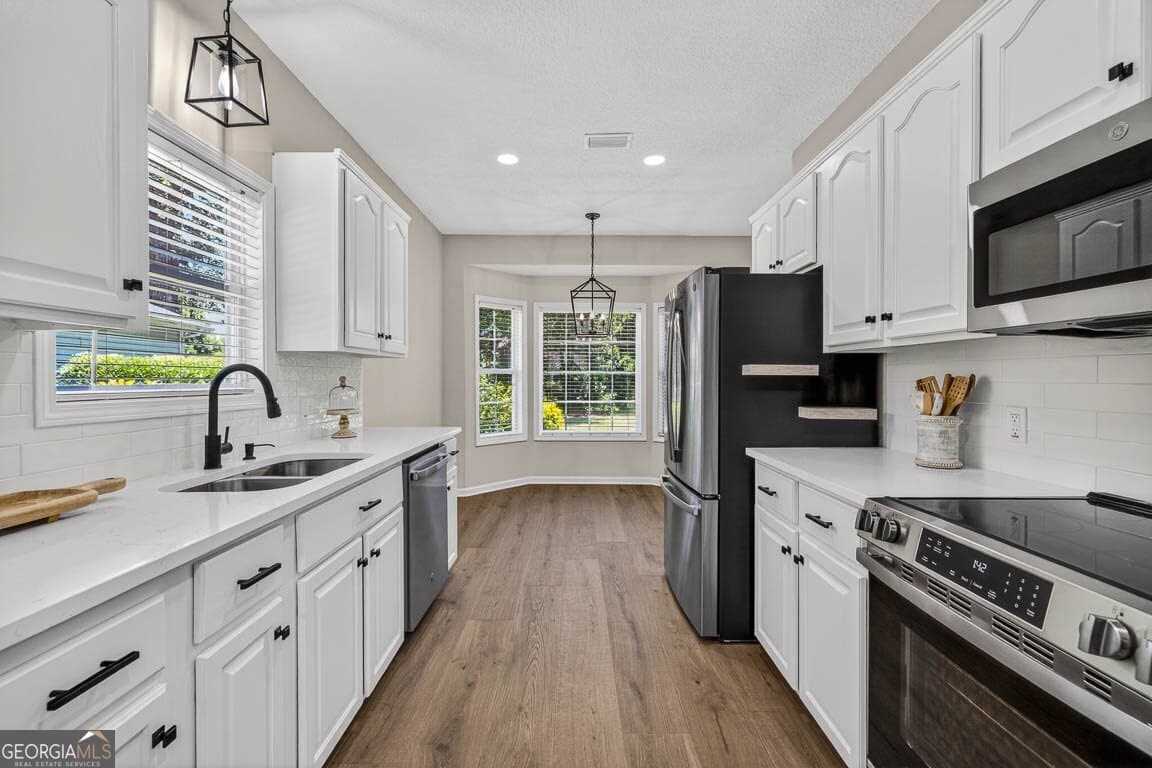 2 bedroom, 2 bathroom, 1,079 sq ft townhouse for sale at 153 Dalton Cody Drive, Brunswick, GA 31520 — photo 4