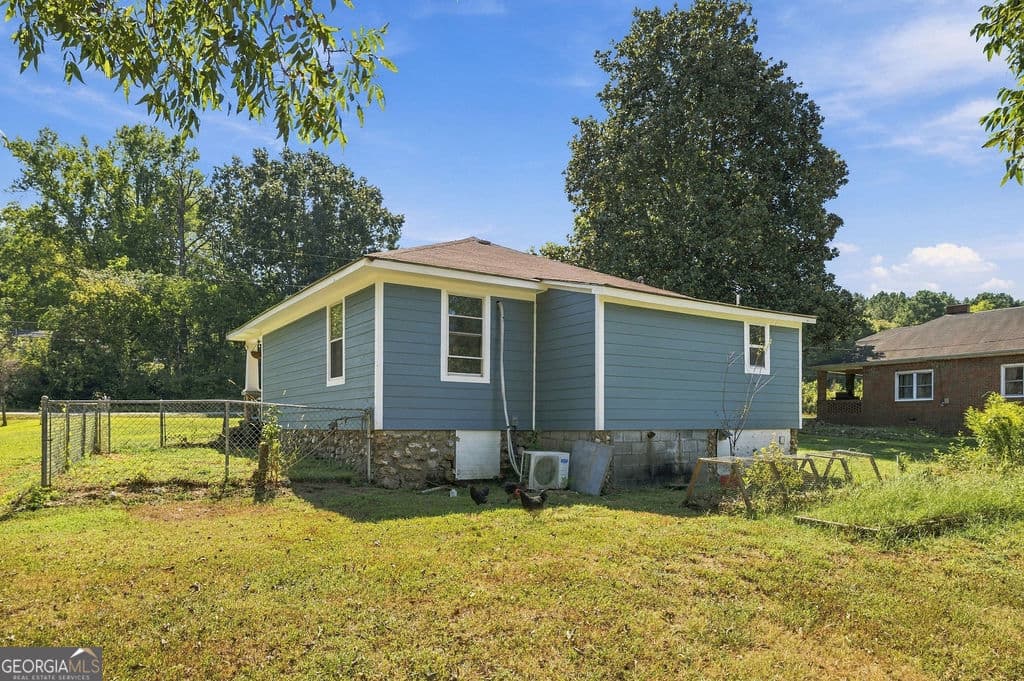 1 bedroom, 1 bathroom, 756 sq ft single family residence for sale at 1458 Old Cedartown Road, Lindale, GA 30147 — photo 3