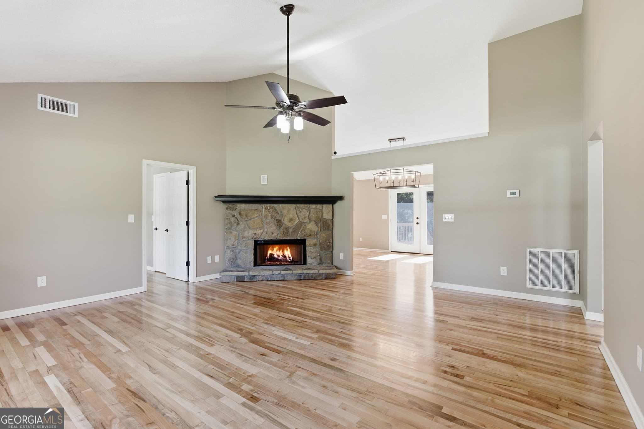 3 bedroom, 2 bathroom, 1,538 sq ft single family residence for sale at 171 Winding Way, Hartwell, GA 30643 — photo 2