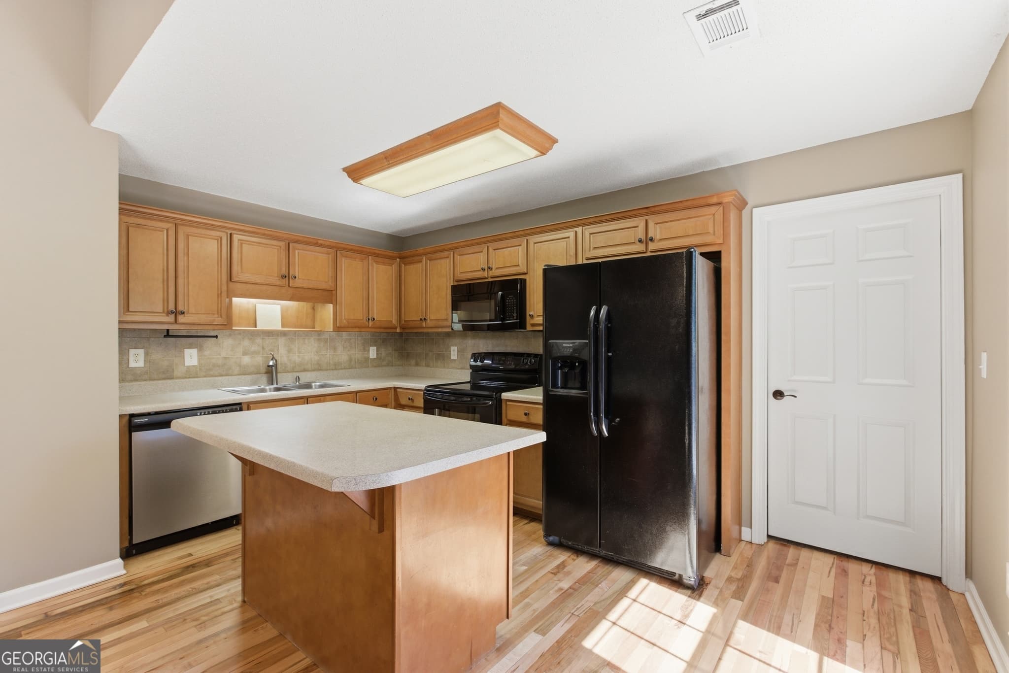 3 bedroom, 2 bathroom, 1,538 sq ft single family residence for sale at 171 Winding Way, Hartwell, GA 30643 — photo 3