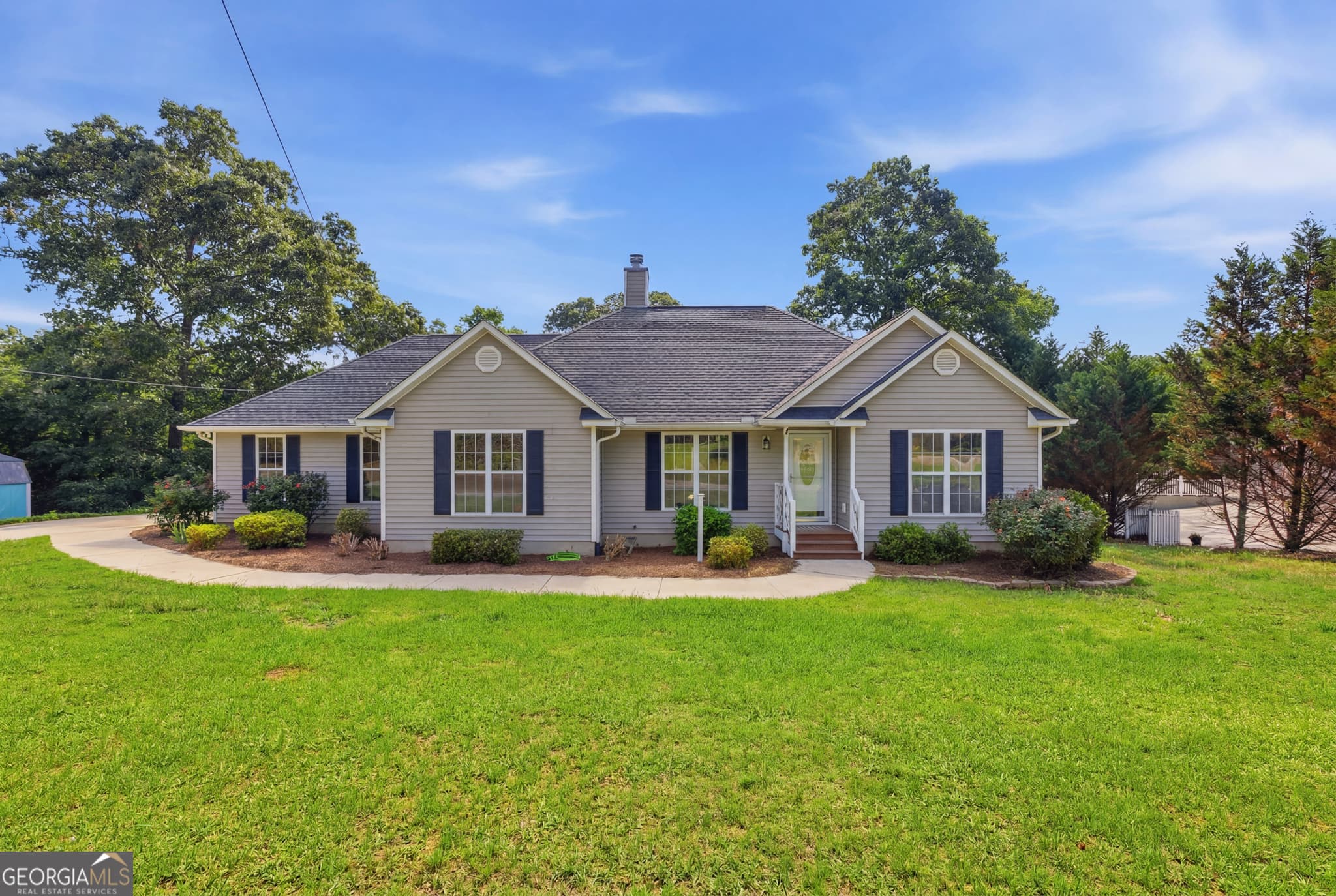 3 bedroom, 2 bathroom, 1,538 sq ft single family residence for sale at 171 Winding Way, Hartwell, GA 30643