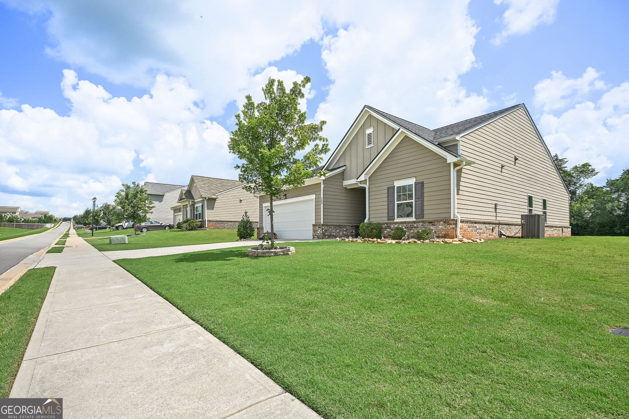 4 bedroom, 2 bathroom, 1,839 sq ft single family residence for sale at 155 Siena Drive, Cartersville, GA 30120 — photo 3
