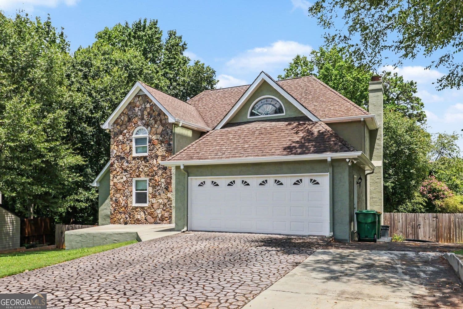 4 bedroom, 3.5 bathroom, 5,546 sq ft single family residence for sale at 3439 Grist Mill Court, Peachtree Corners, GA 30096 — photo 6