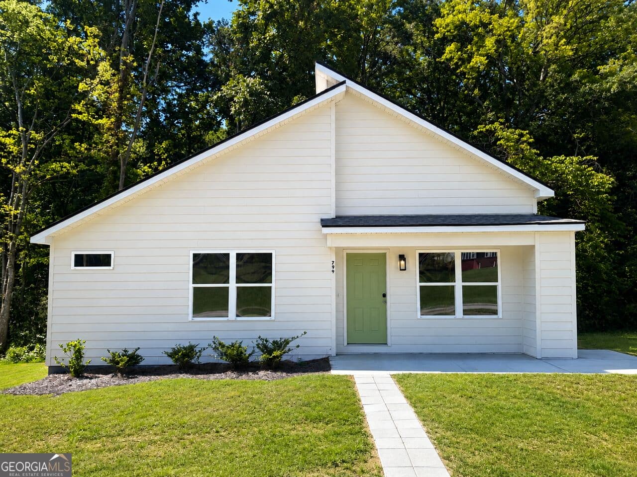3 bedroom, 2 bathroom, 1,074 sq ft single family residence for sale at 799 Hunnicutt Avenue, Lagrange, GA 30240 — photo 1 of 26