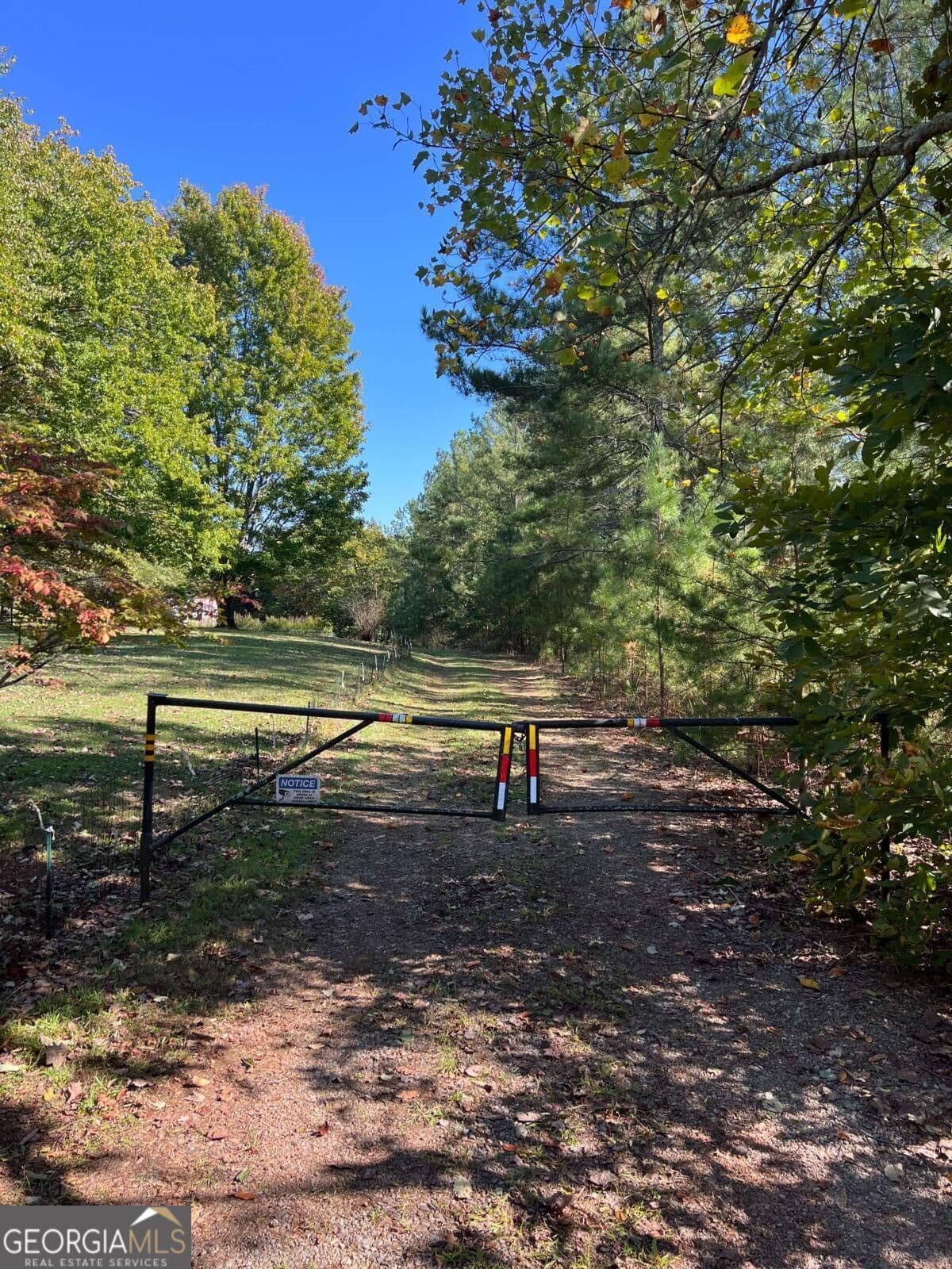 2 bedroom, 2 bathroom, 1,232 sq ft cabin,single family residence for sale at 395 Skylark Way, Jasper, GA 30143 — photo 7