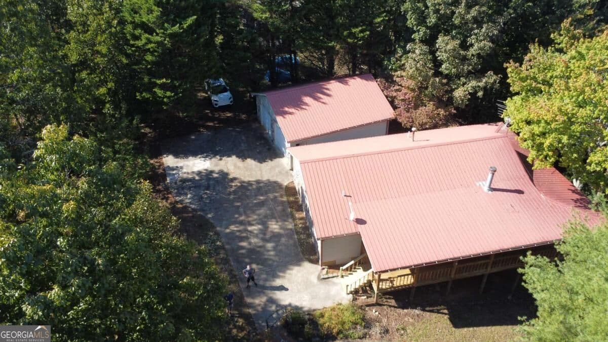 2 bedroom, 2 bathroom, 1,232 sq ft cabin,single family residence for sale at 395 Skylark Way, Jasper, GA 30143 — photo 4