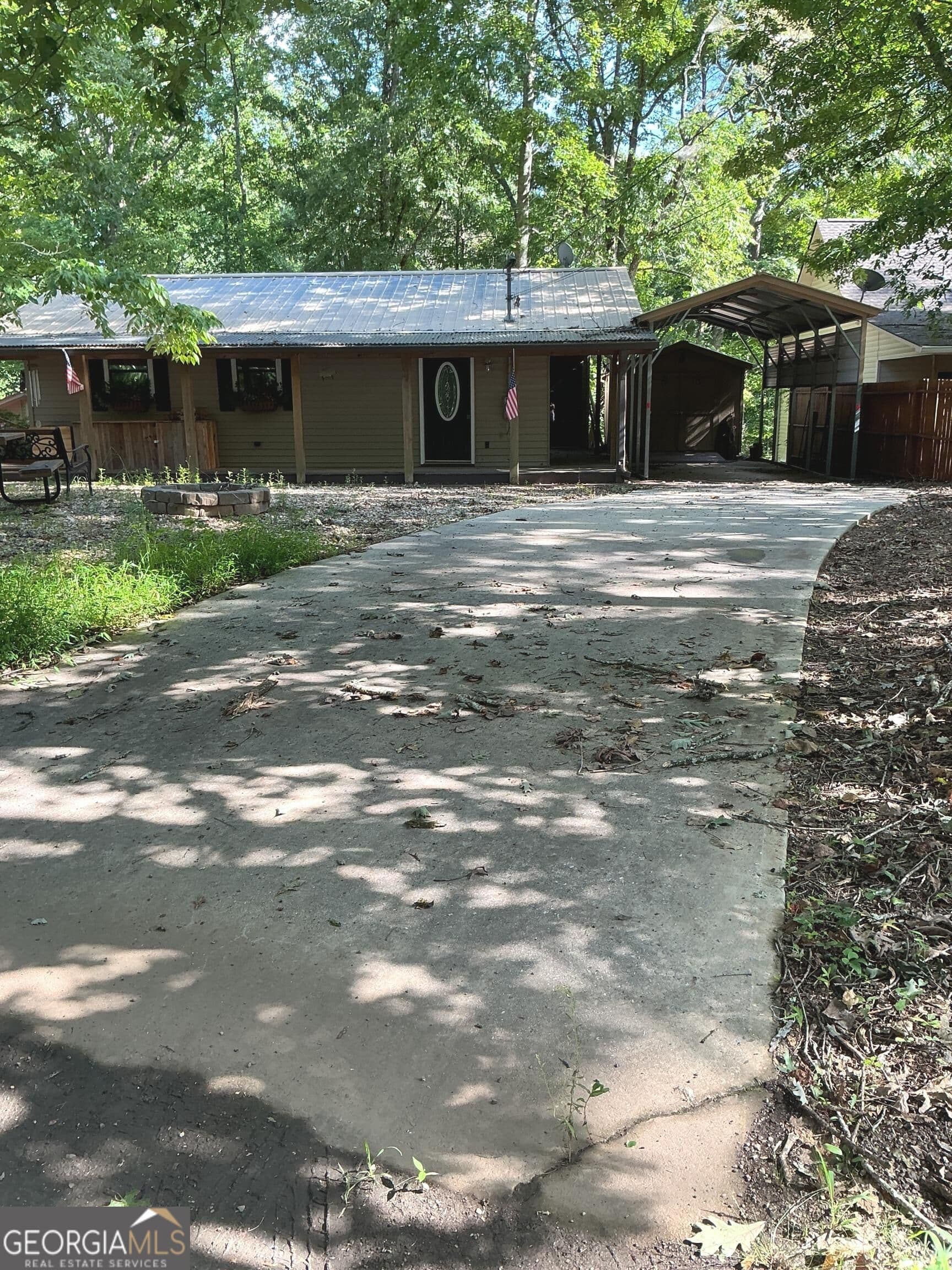 2 bedroom, 1.5 bathroom, 736 sq ft cabin,single family residence for sale at 160 Nob Hill Ridge, Cleveland, GA 30528 — photo 2