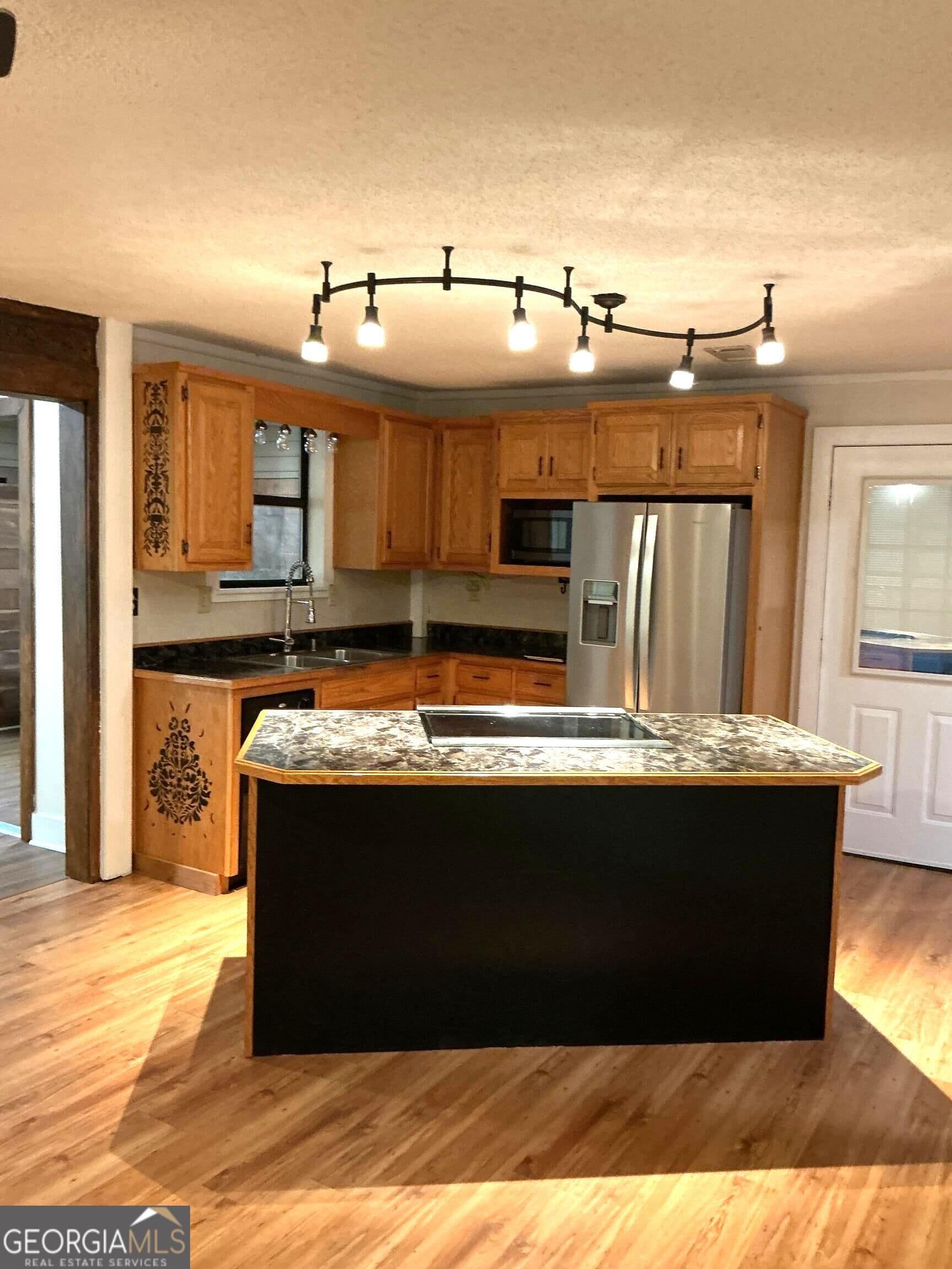 2 bedroom, 1.5 bathroom, 736 sq ft cabin,single family residence for sale at 160 Nob Hill Ridge, Cleveland, GA 30528 — photo 7