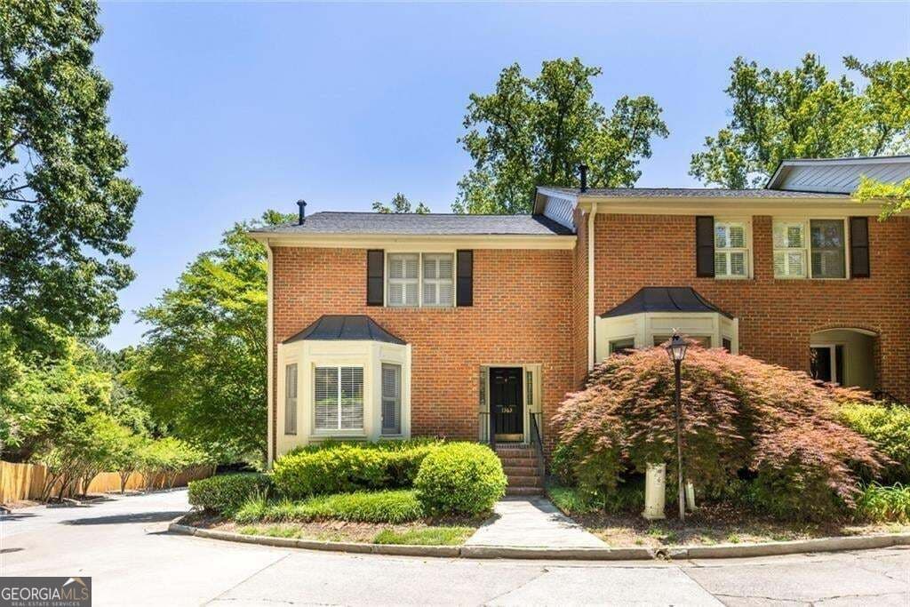 2 bedroom, 2.5 bathroom, 2,051 sq ft condominium sold at 1363 Sheffield Glen Way, Atlanta, GA 30329