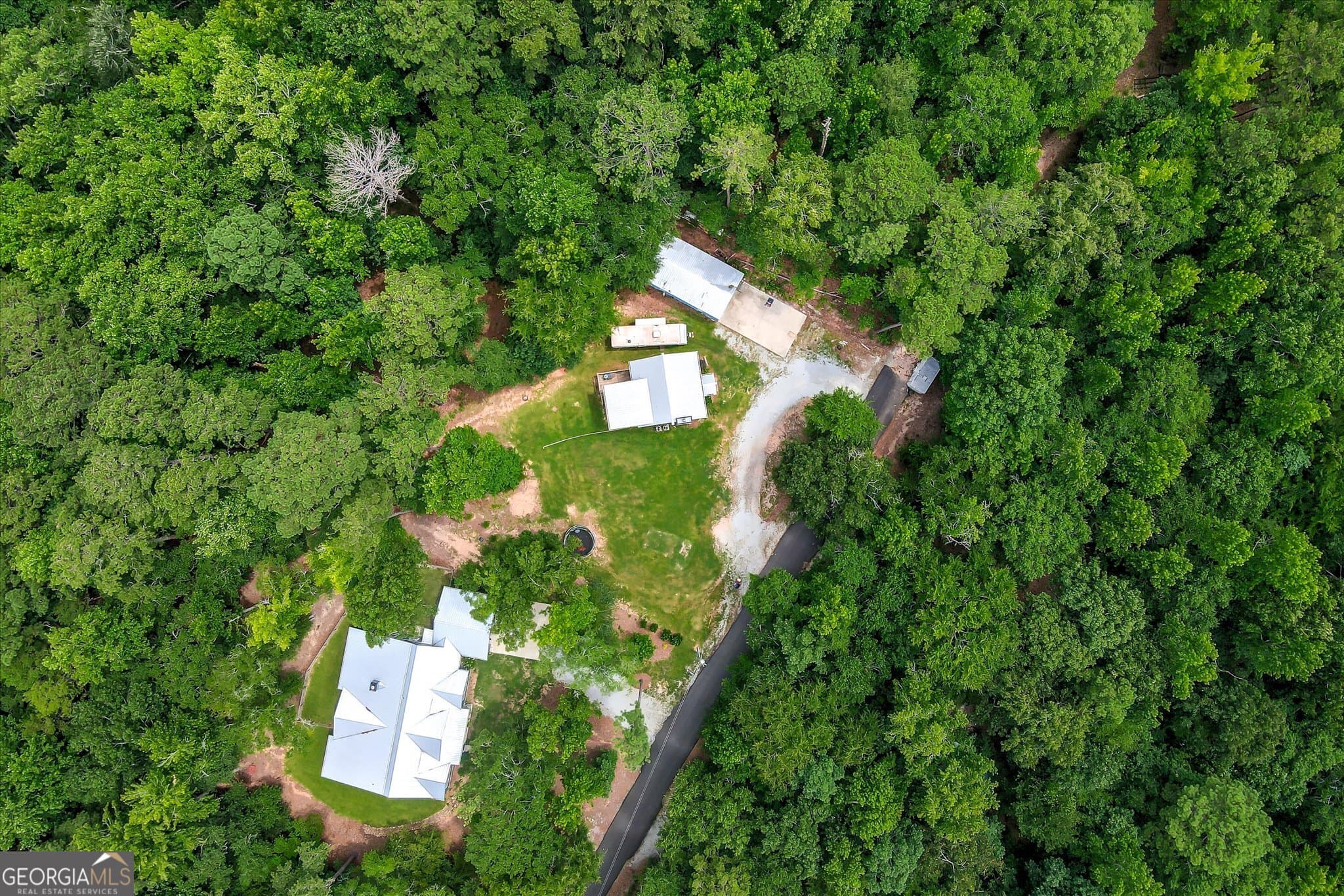 3 bedroom, 1.5 bathroom, 1,250 sq ft single family residence under contract at 1697 Broad River Scenic Drive, Tignall, GA 30668 — photo 9