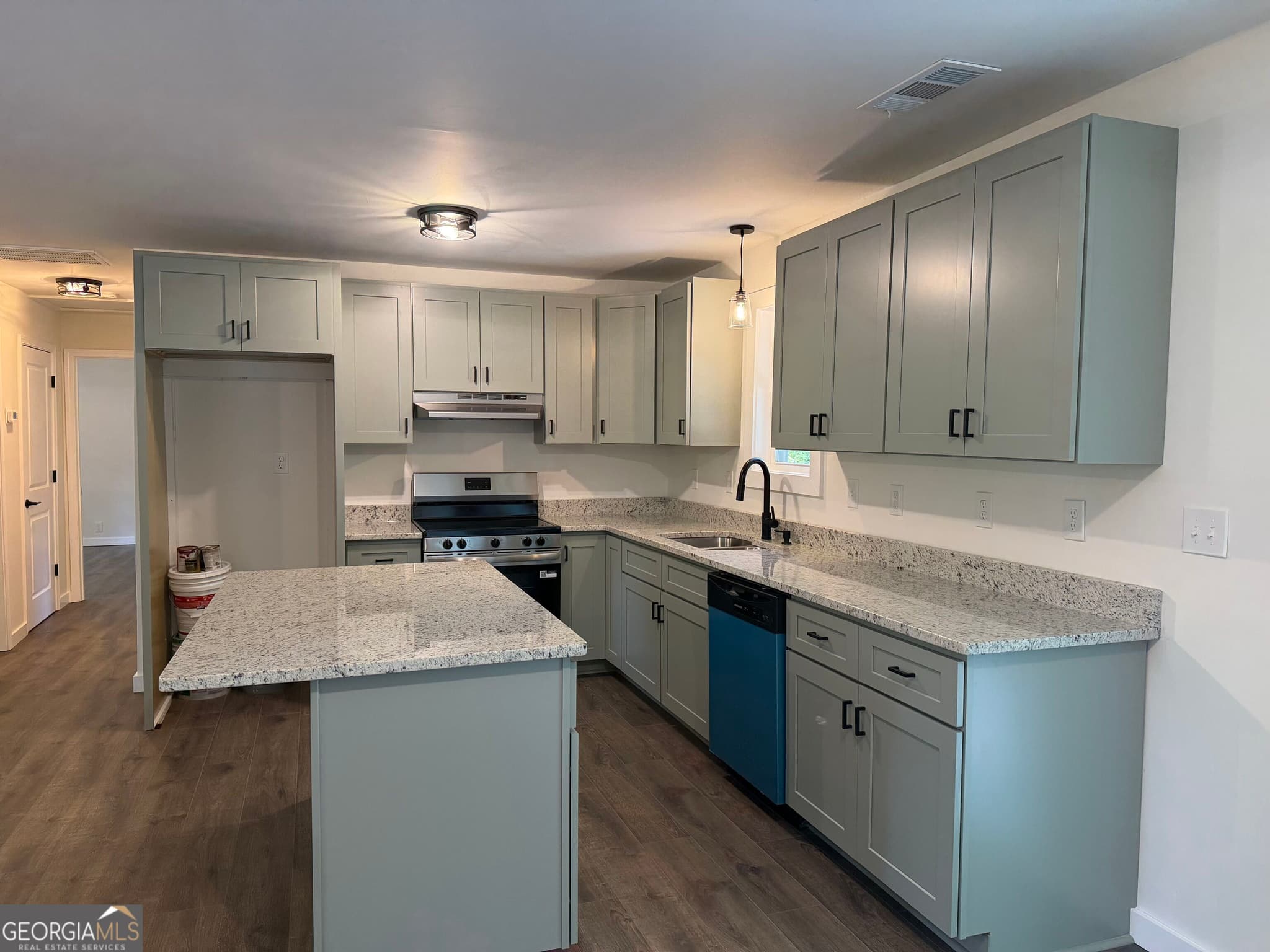 2 bedroom, 1 bathroom, 1,080 sq ft single family residence for sale at 318 North Street, Thomaston, GA 30286 — photo 6