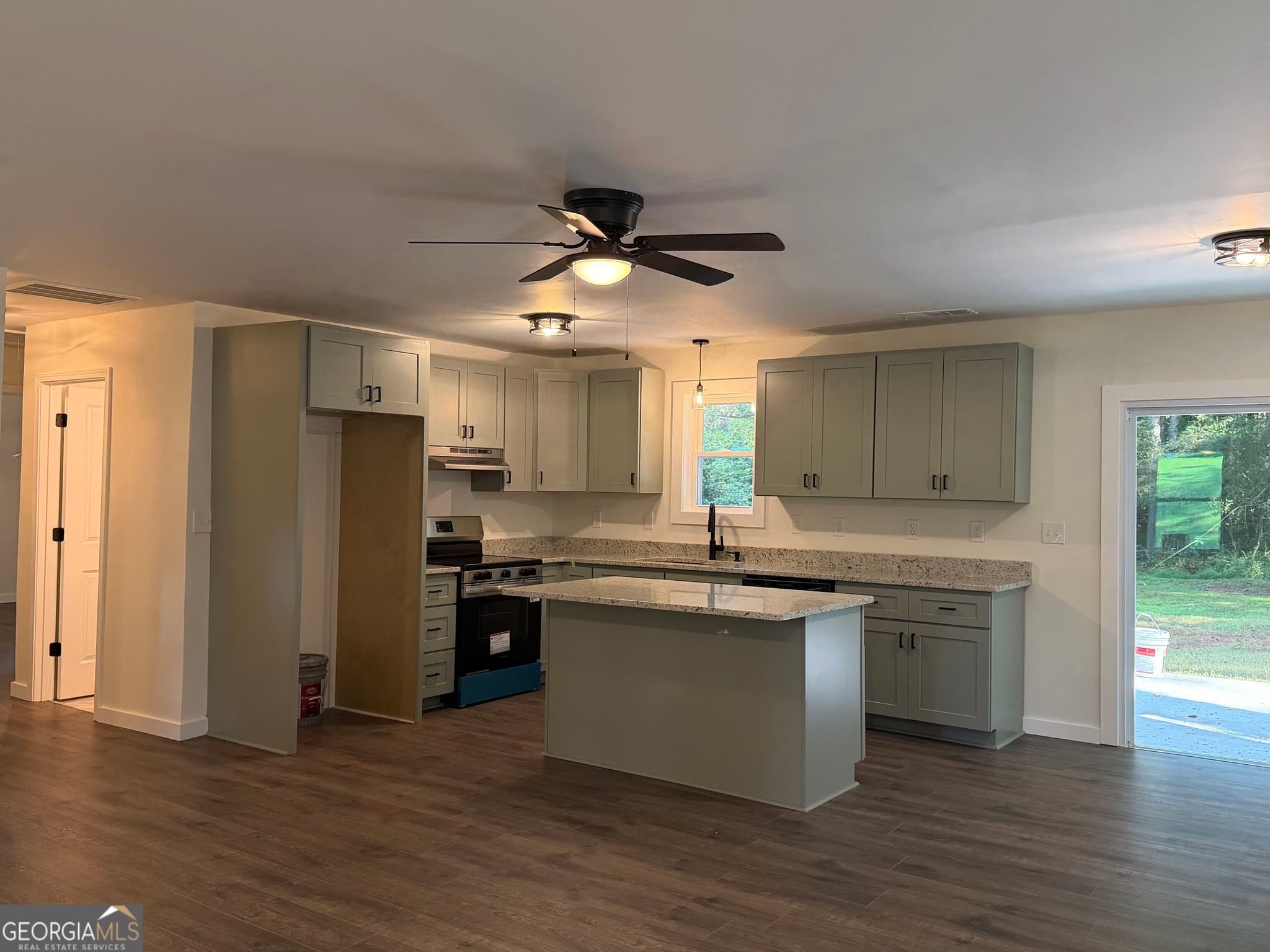 2 bedroom, 1 bathroom, 1,080 sq ft single family residence for sale at 318 North Street, Thomaston, GA 30286 — photo 5