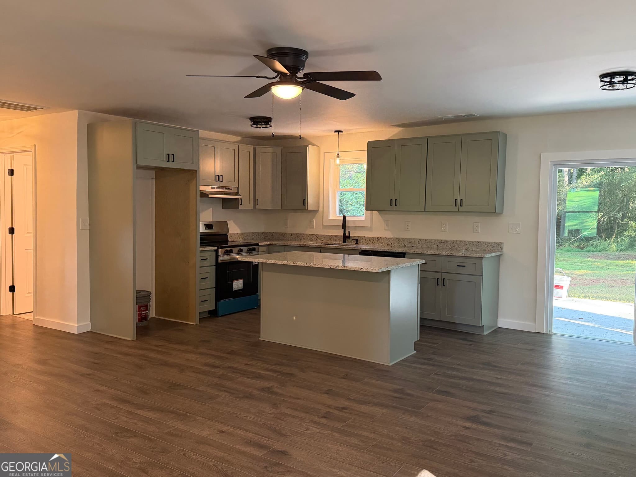 2 bedroom, 1 bathroom, 1,080 sq ft single family residence for sale at 318 North Street, Thomaston, GA 30286 — photo 4