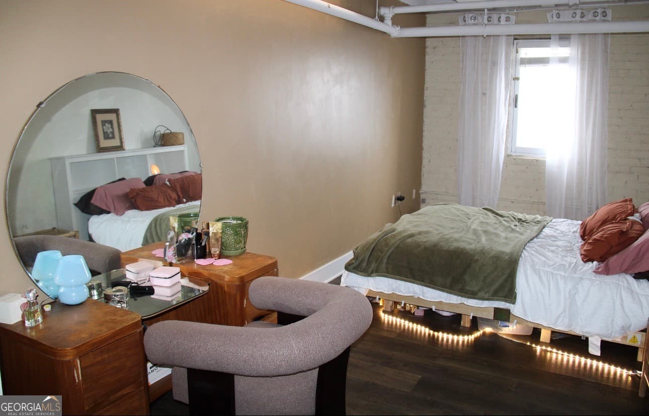 2 bedroom, 1 bathroom condominium for sale at 32 PEACHTREE 1705, Atlanta, GA 30303 — photo 3