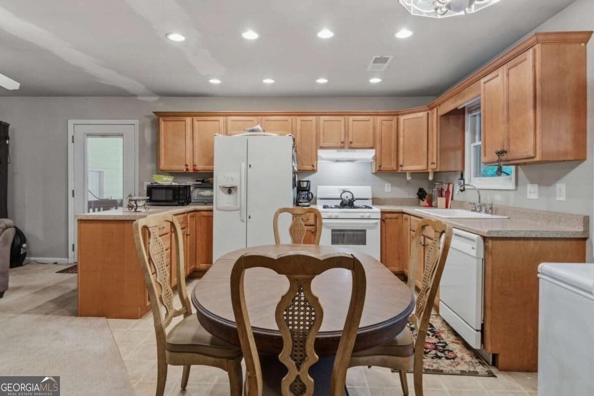 2 bedroom, 2 bathroom, 1,652 sq ft single family residence for sale at 250 Mccollum Road 1R, Ellijay, GA 30540 — photo 7
