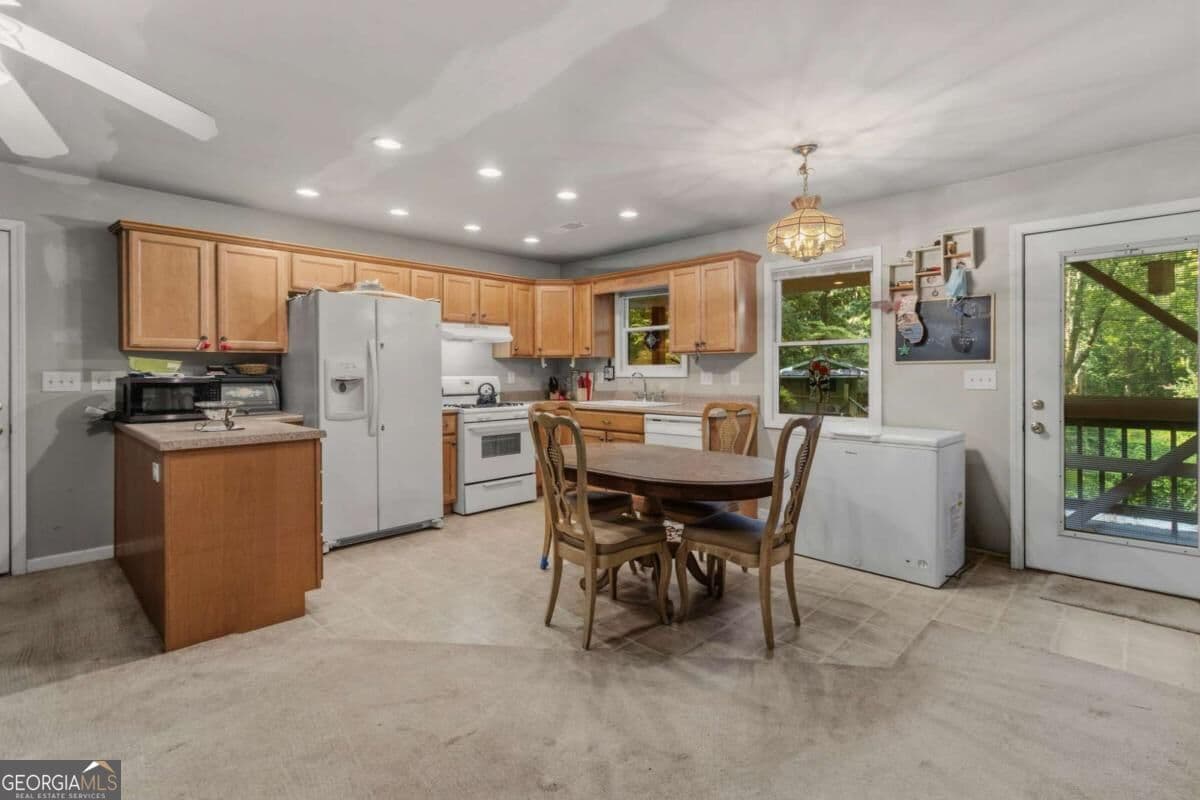 2 bedroom, 2 bathroom, 1,652 sq ft single family residence for sale at 250 Mccollum Road 1R, Ellijay, GA 30540 — photo 8