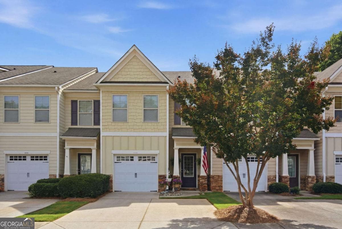 2 bedroom, 2.5 bathroom, 1,656 sq ft townhouse sold at 6325 Elmshorn Way, Alpharetta, GA 30004