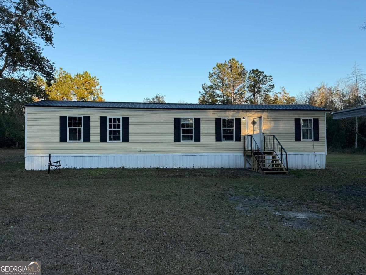 2 bedroom, 2 bathroom, 896 sq ft mobile home sold at 4160 Deerwood Lane, Blackshear, GA 31516