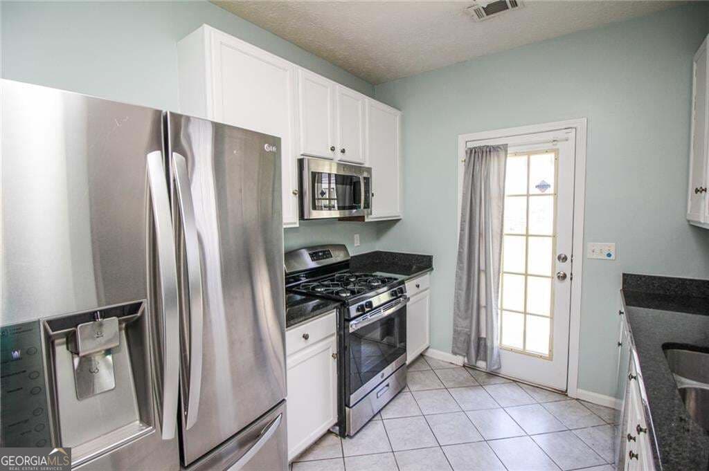 3 bedroom, 2.5 bathroom townhouse for rent at 6476 Portside Way, Flowery Branch, GA 30542 for $1,850 a month — photo 7