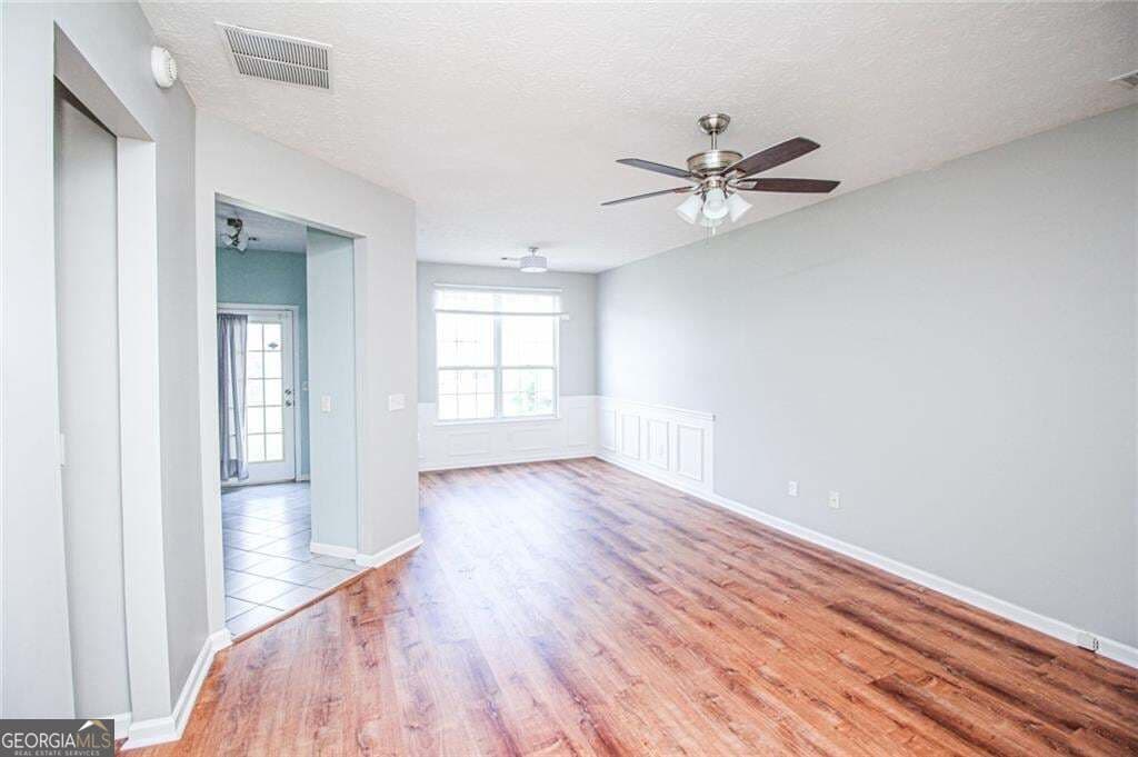 3 bedroom, 2.5 bathroom townhouse for rent at 6476 Portside Way, Flowery Branch, GA 30542 for $1,850 a month — photo 3
