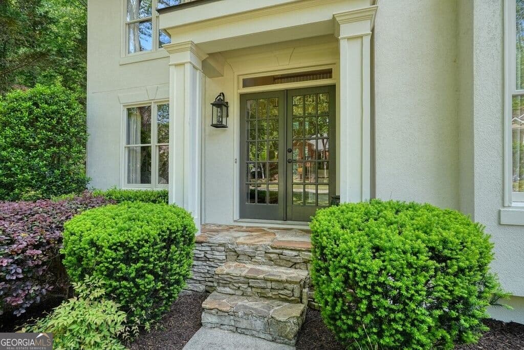 4 bedroom, 2.5 bathroom, 3,345 sq ft single family residence for sale at 12110 Lonsdale Lane, Roswell, GA 30075 — photo 3