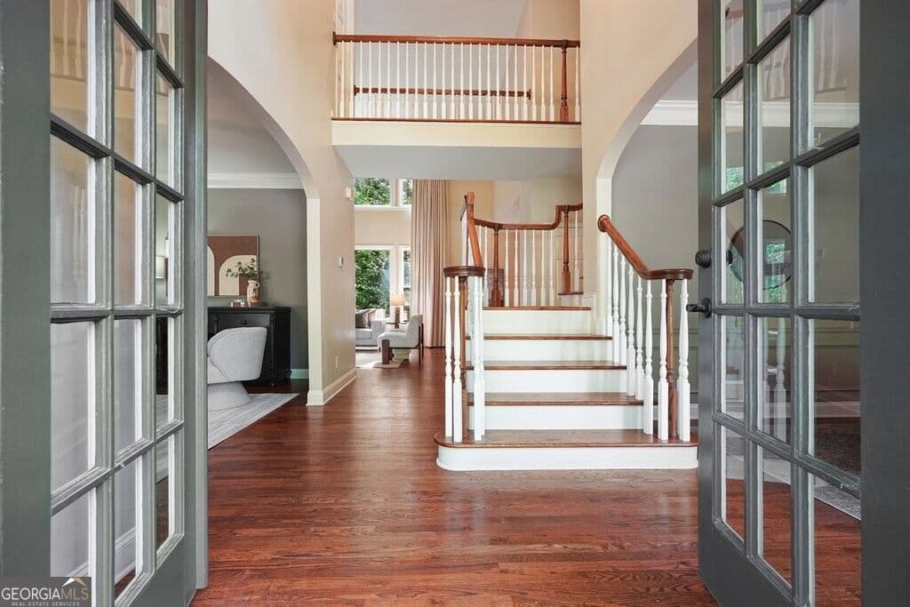 4 bedroom, 2.5 bathroom, 3,345 sq ft single family residence for sale at 12110 Lonsdale Lane, Roswell, GA 30075 — photo 4