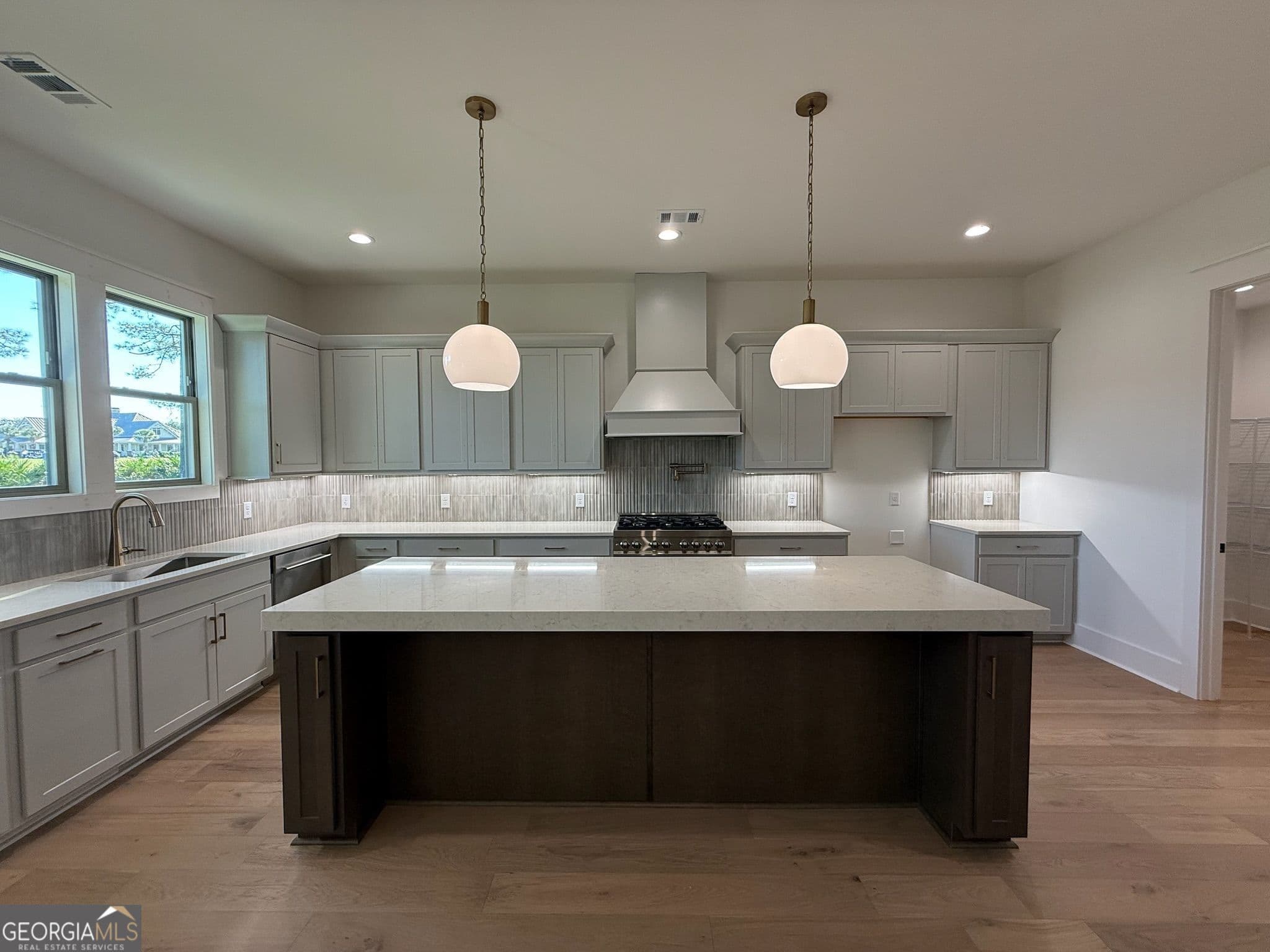 4 bedroom, 3.5 bathroom, 2,896 sq ft single family residence for sale at 105 Lone Pine Court, Waverly, GA 31565 — photo 9
