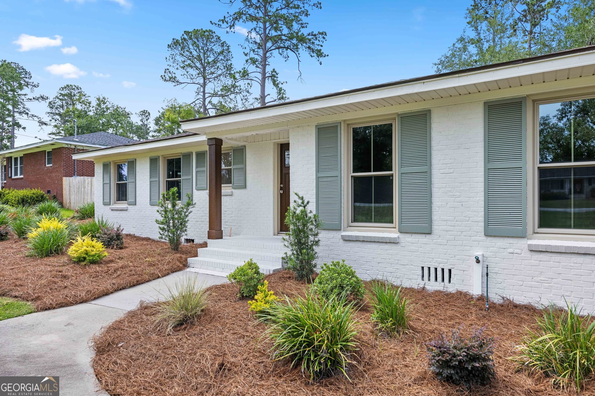 3 bedroom, 2 bathroom, 2,103 sq ft single family residence for sale at 1203 Lakeview Drive, Valdosta, GA 31602 — photo 7