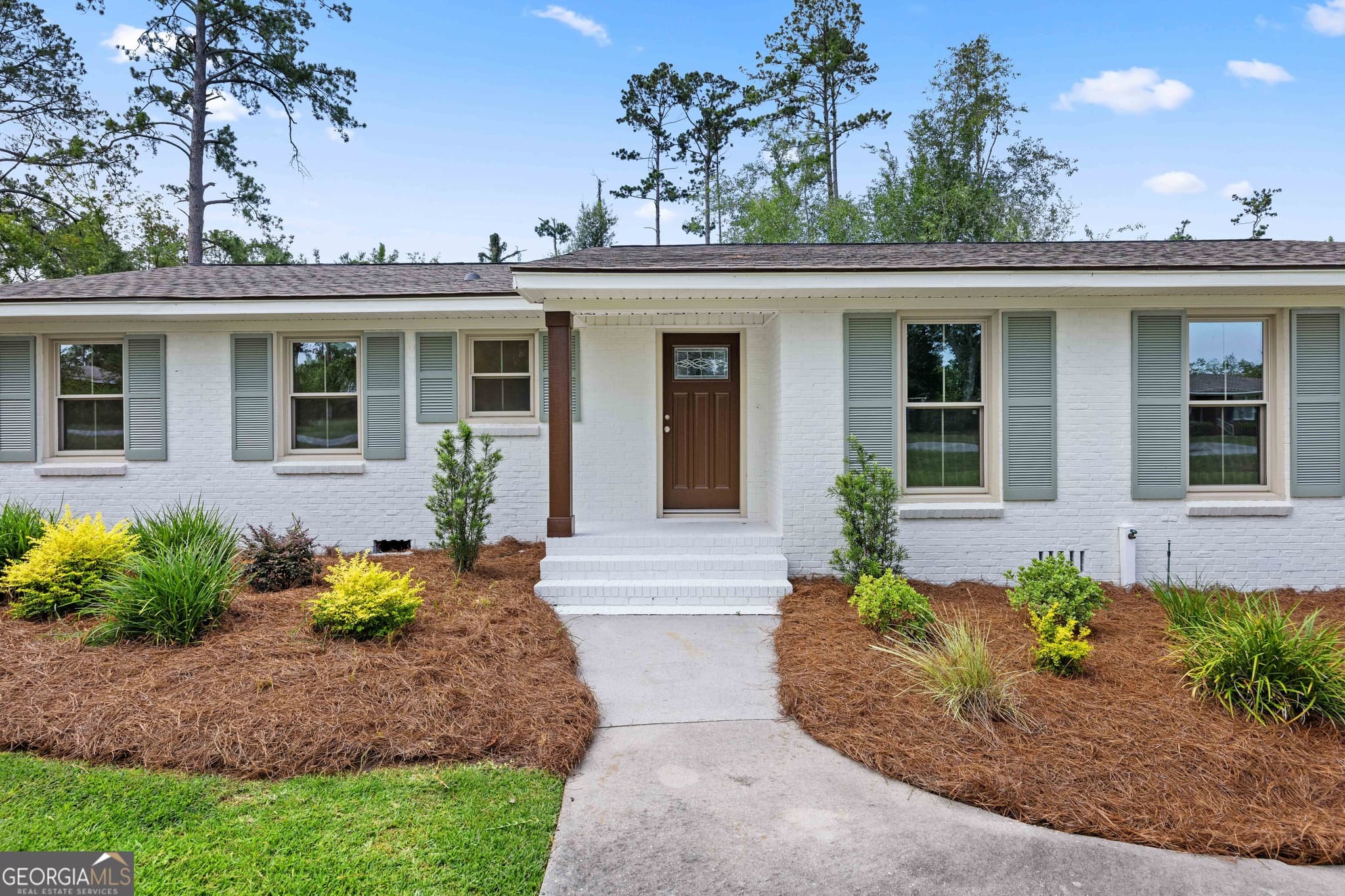 3 bedroom, 2 bathroom, 2,103 sq ft single family residence for sale at 1203 Lakeview Drive, Valdosta, GA 31602 — photo 8