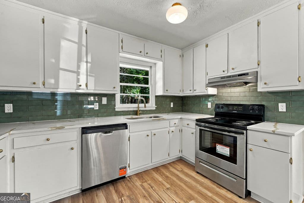 3 bedroom, 1.5 bathroom, 1,175 sq ft single family residence for sale at 5503 Mollie Lane, Mableton, GA 30126 — photo 6