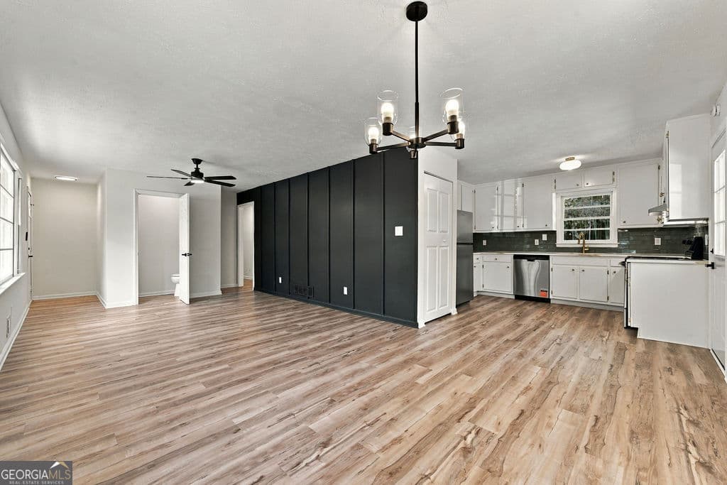 3 bedroom, 1.5 bathroom, 1,175 sq ft single family residence for sale at 5503 Mollie Lane, Mableton, GA 30126 — photo 5