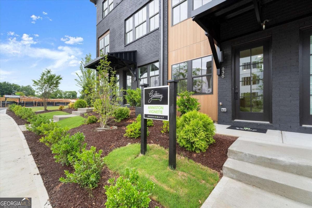 2 bedroom, 3.5 bathroom townhouse for sale at 638 Soul Alley 107, Alpharetta, GA 30009 — photo 2