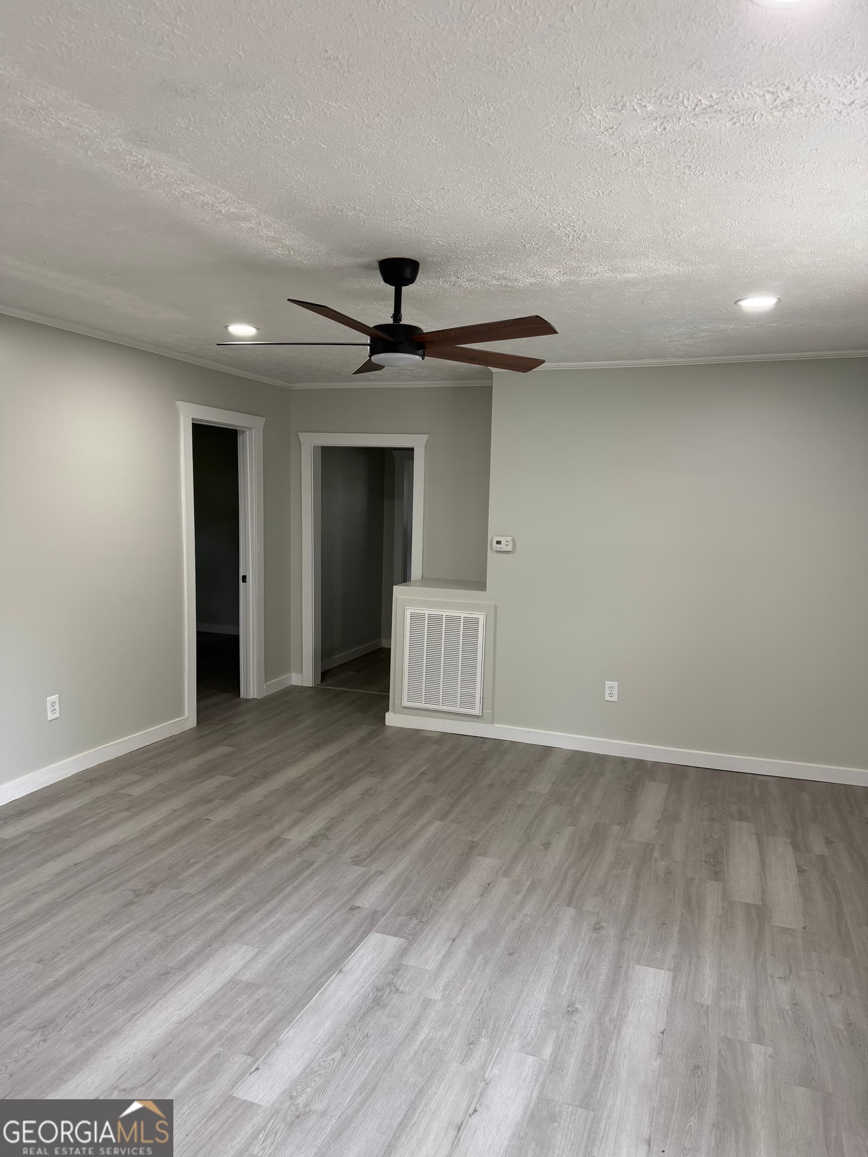 3 bedroom, 1 bathroom, 1,309 sq ft single family residence for sale at 3303 21st Avenue, Valley, AL 36854 — photo 6