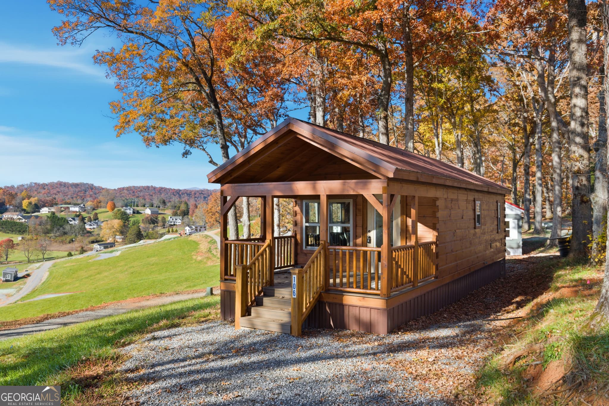 2 bedroom, 1 bathroom, 396 sq ft single family residence for sale at 527 Saunders Road LOT 14, Franklin, NC 28734