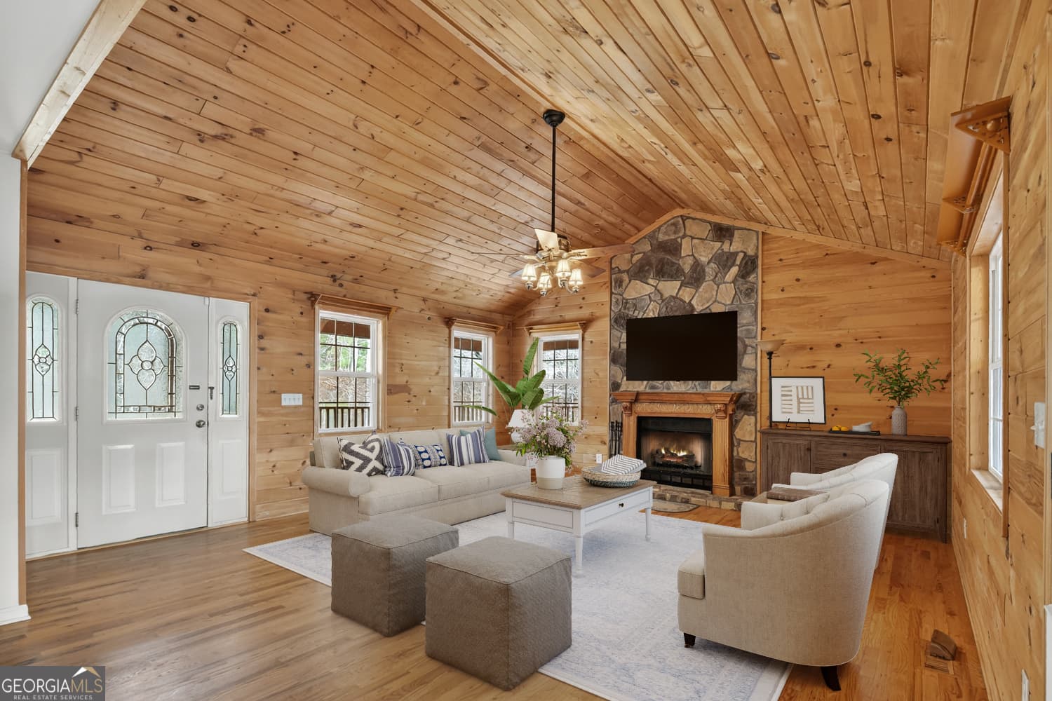 3 bedroom, 4 bathroom, 2,428 sq ft cabin,single family residence for sale at 144 Emerald Cove Drive, Ellijay, GA 30540 — photo 7