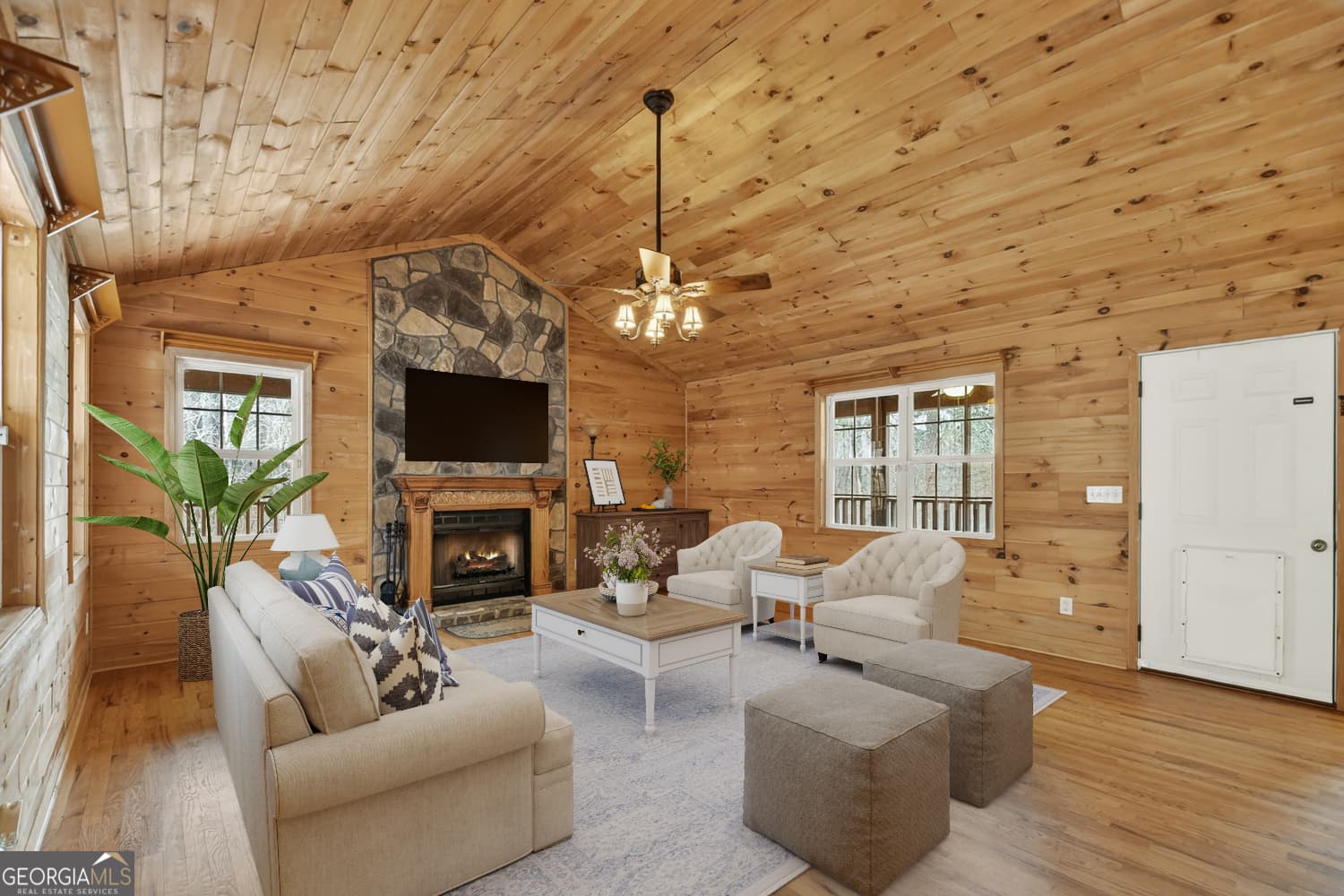 3 bedroom, 4 bathroom, 2,428 sq ft cabin,single family residence for sale at 144 Emerald Cove Drive, Ellijay, GA 30540 — photo 5