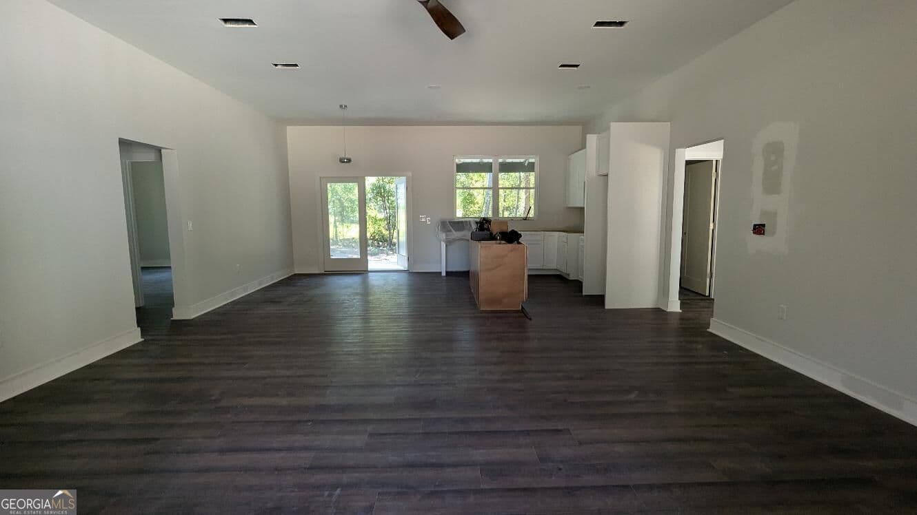 3 bedroom, 2 bathroom, 1,700 sq ft single family residence for sale at 101 Marie Lane, Bainbridge, GA 39817 — photo 6