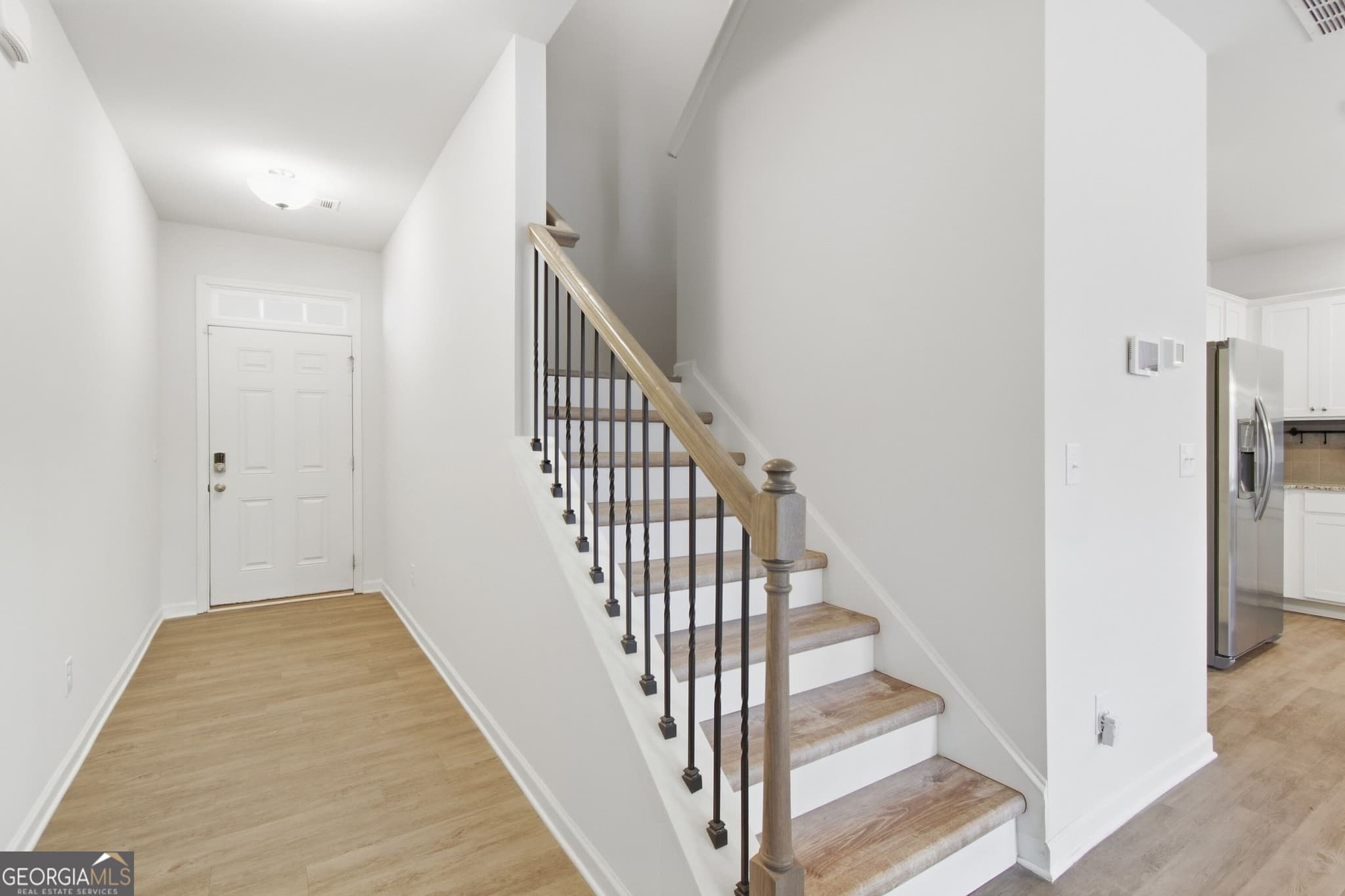 3 bedroom, 2.5 bathroom, 1,962 sq ft townhouse for sale at 208 Bluffton Court, Acworth, GA 30102 — photo 7