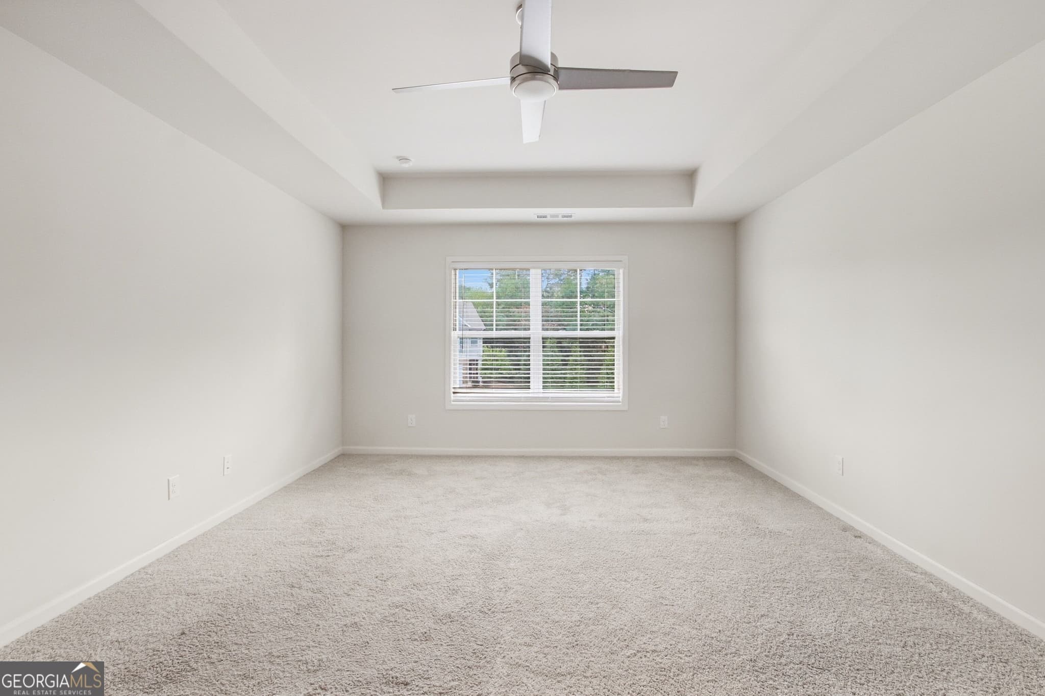 3 bedroom, 2.5 bathroom, 1,962 sq ft townhouse for sale at 208 Bluffton Court, Acworth, GA 30102 — photo 4
