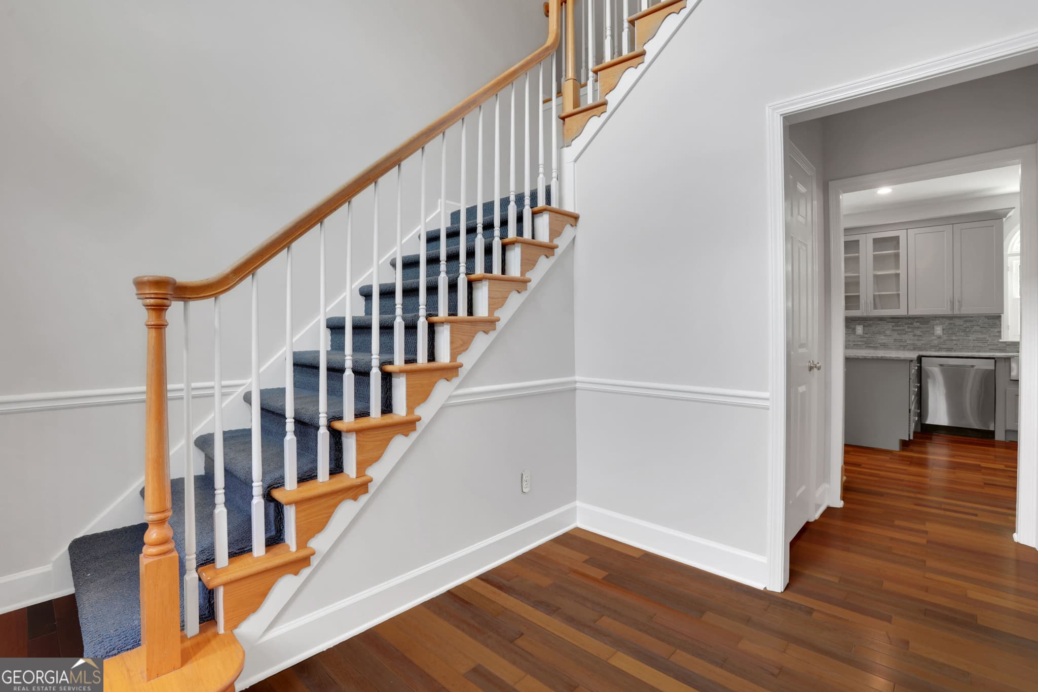6 bedroom, 3.5 bathroom, 2,424 sq ft single family residence for sale at 2395 Devon Leigh Walk, Duluth, GA 30096 — photo 2