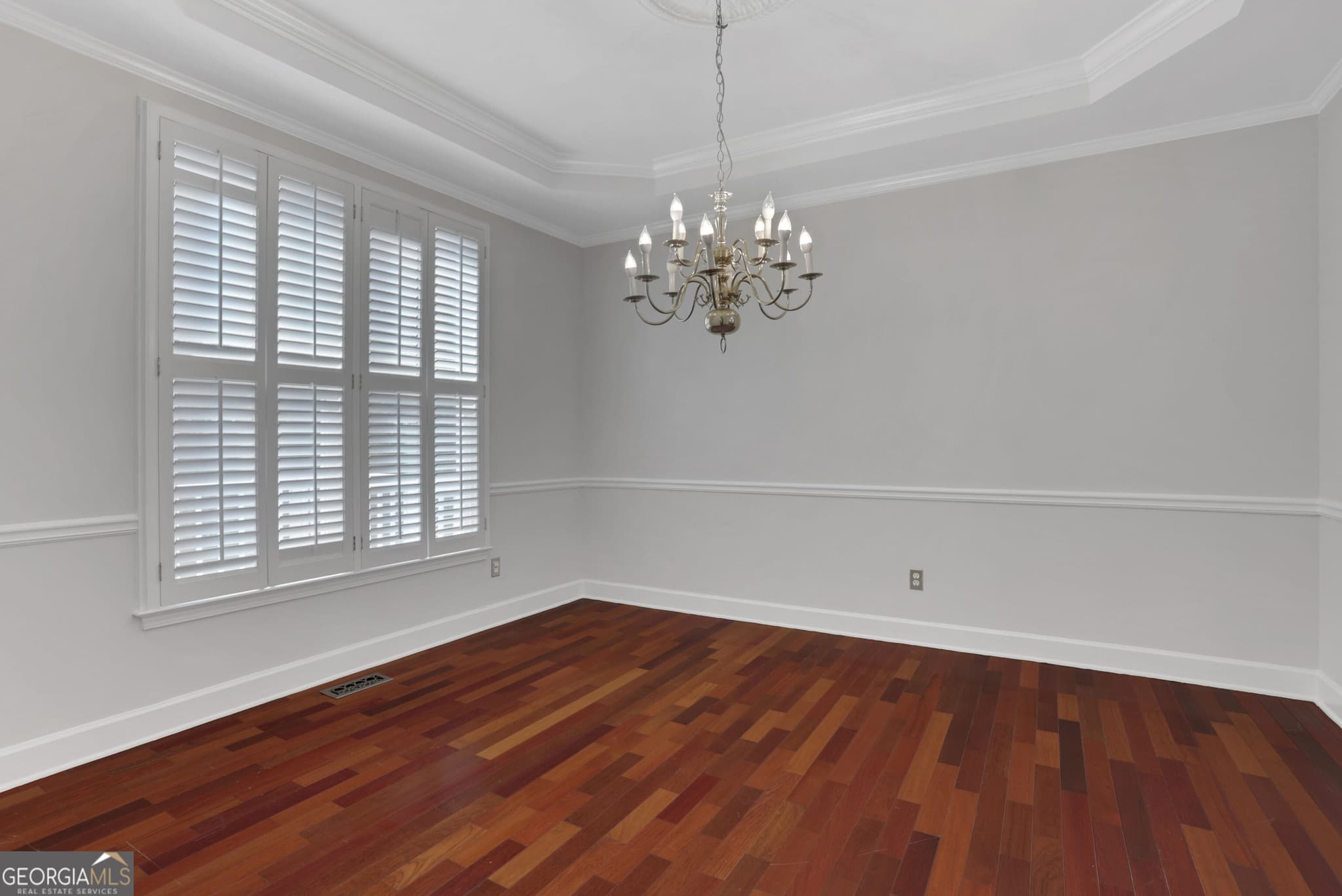 6 bedroom, 3.5 bathroom, 2,424 sq ft single family residence for sale at 2395 Devon Leigh Walk, Duluth, GA 30096 — photo 8