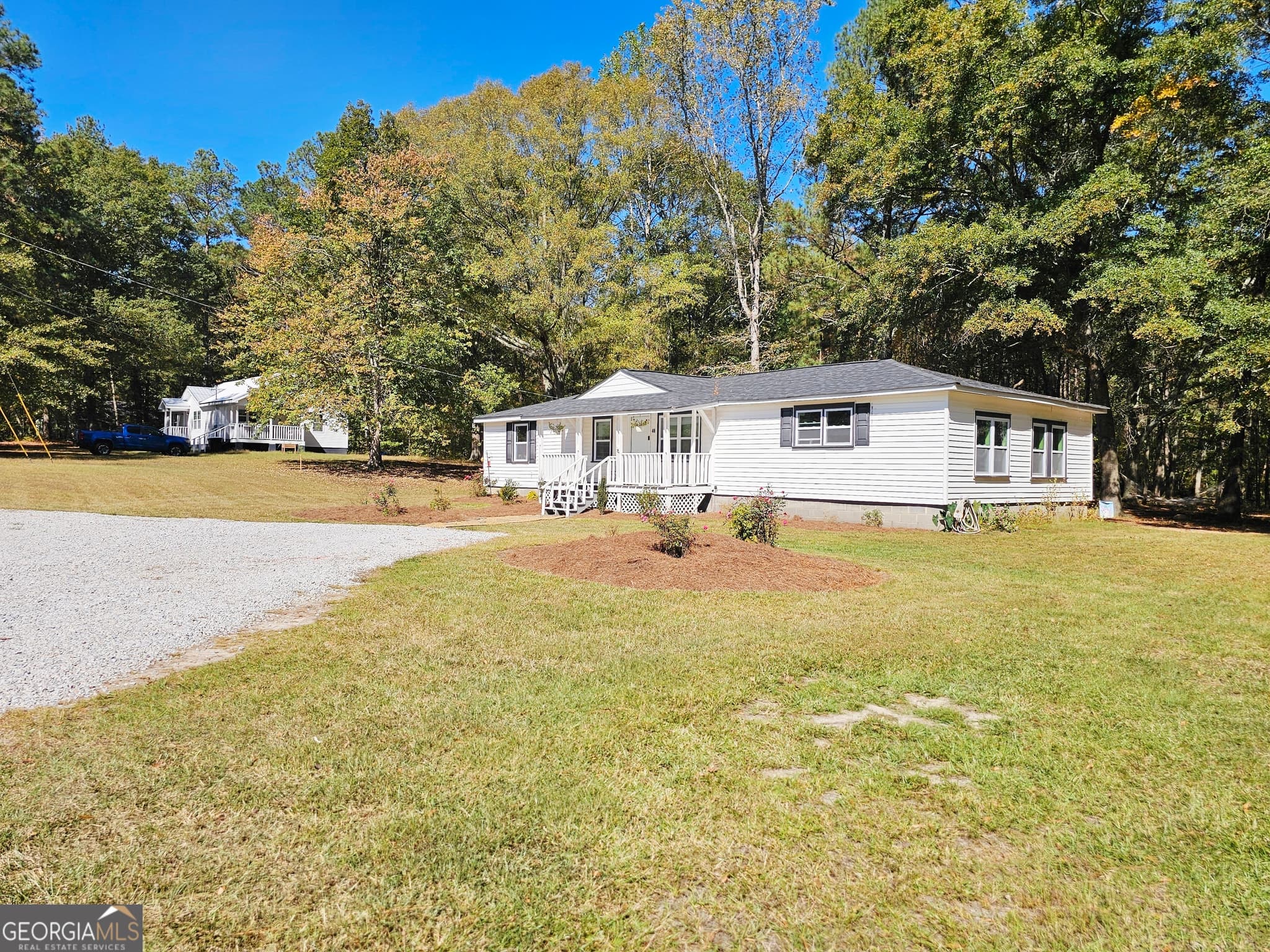 3 bedroom, 2 bathroom, 1,374 sq ft single family residence for sale at 46 Gammon Road, Carrollton, GA 30117 — photo 2