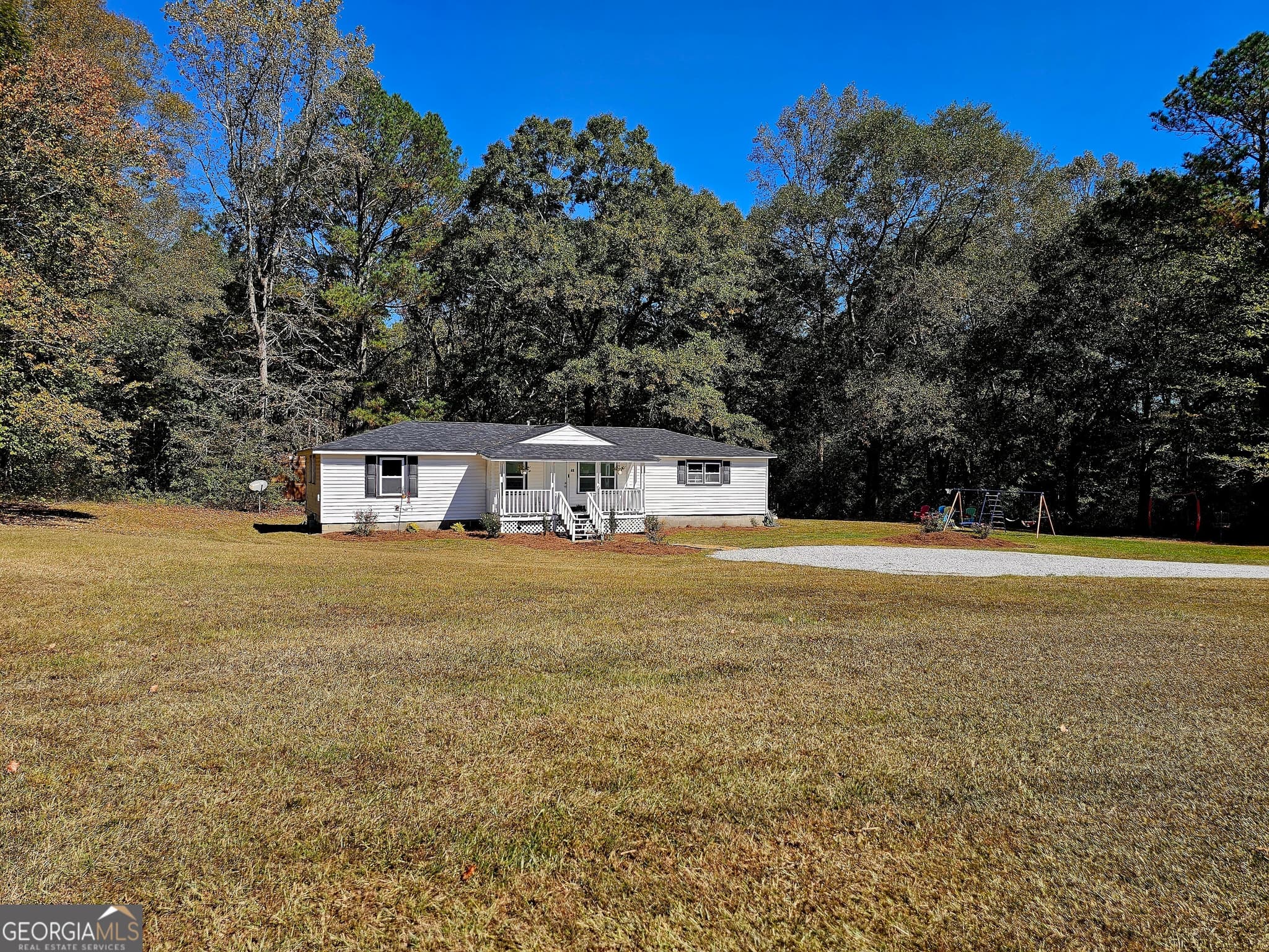 3 bedroom, 2 bathroom, 1,374 sq ft single family residence for sale at 46 Gammon Road, Carrollton, GA 30117 — photo 3