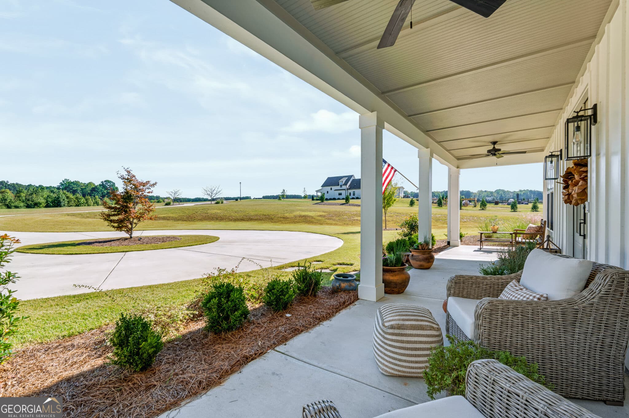 4 bedroom, 3.5 bathroom, 3,092 sq ft single family residence for sale at 689 Elders Mill Road, Senoia, GA 30276 — photo 6