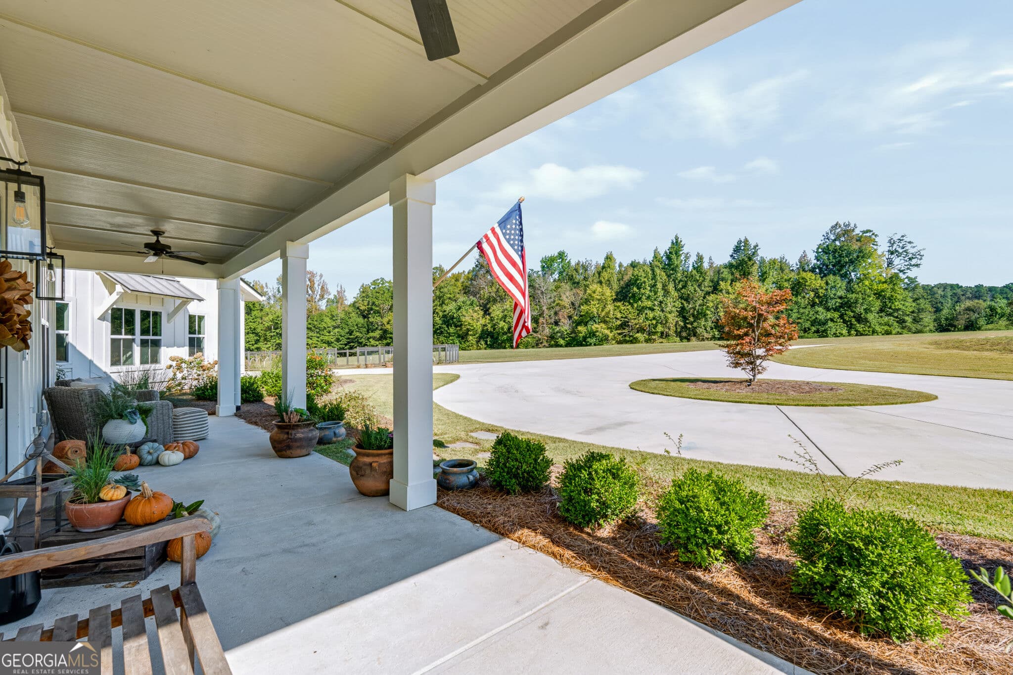 4 bedroom, 3.5 bathroom, 3,092 sq ft single family residence for sale at 689 Elders Mill Road, Senoia, GA 30276 — photo 7